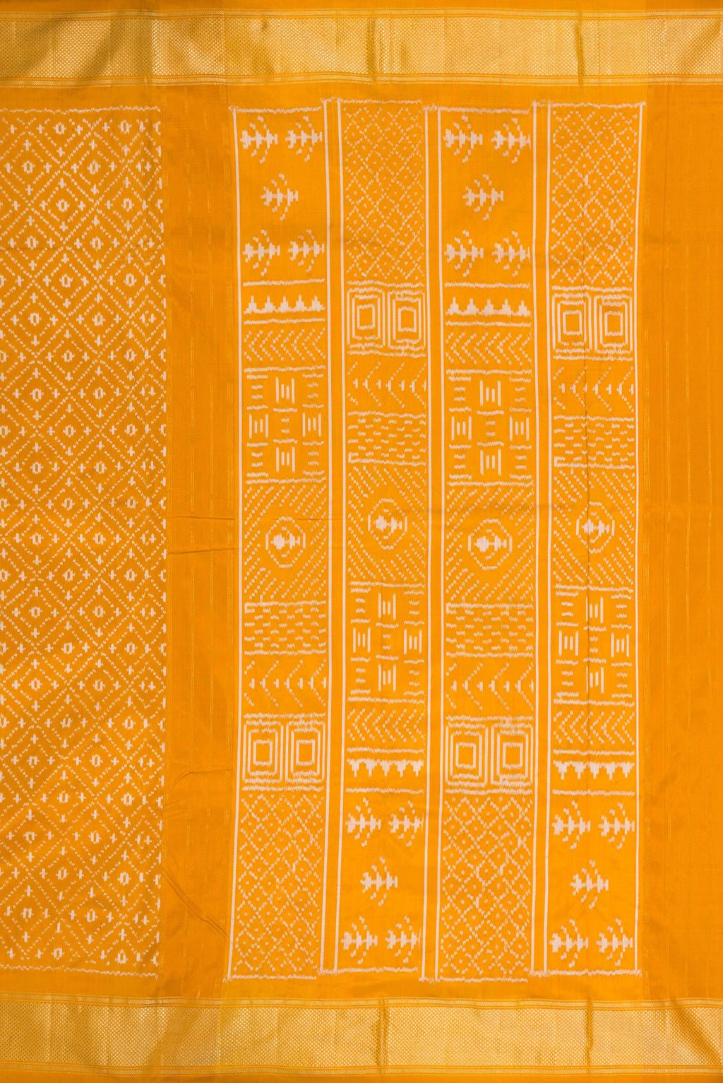 Close up image of the pallu of Mustard Dual Tone Double Ikat Nine Yards Saree with Ikat Print on the body and Zari Border. 