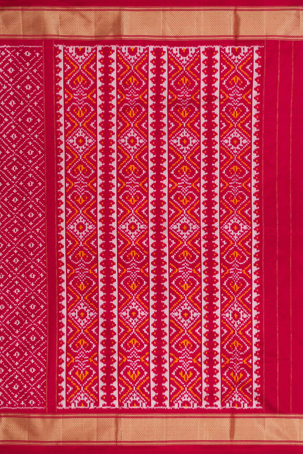 Close up image of the pallu of Maroon Dual Tone Double Ikat Nine Yards Saree with Ikat Print on the body and Zari Border. 