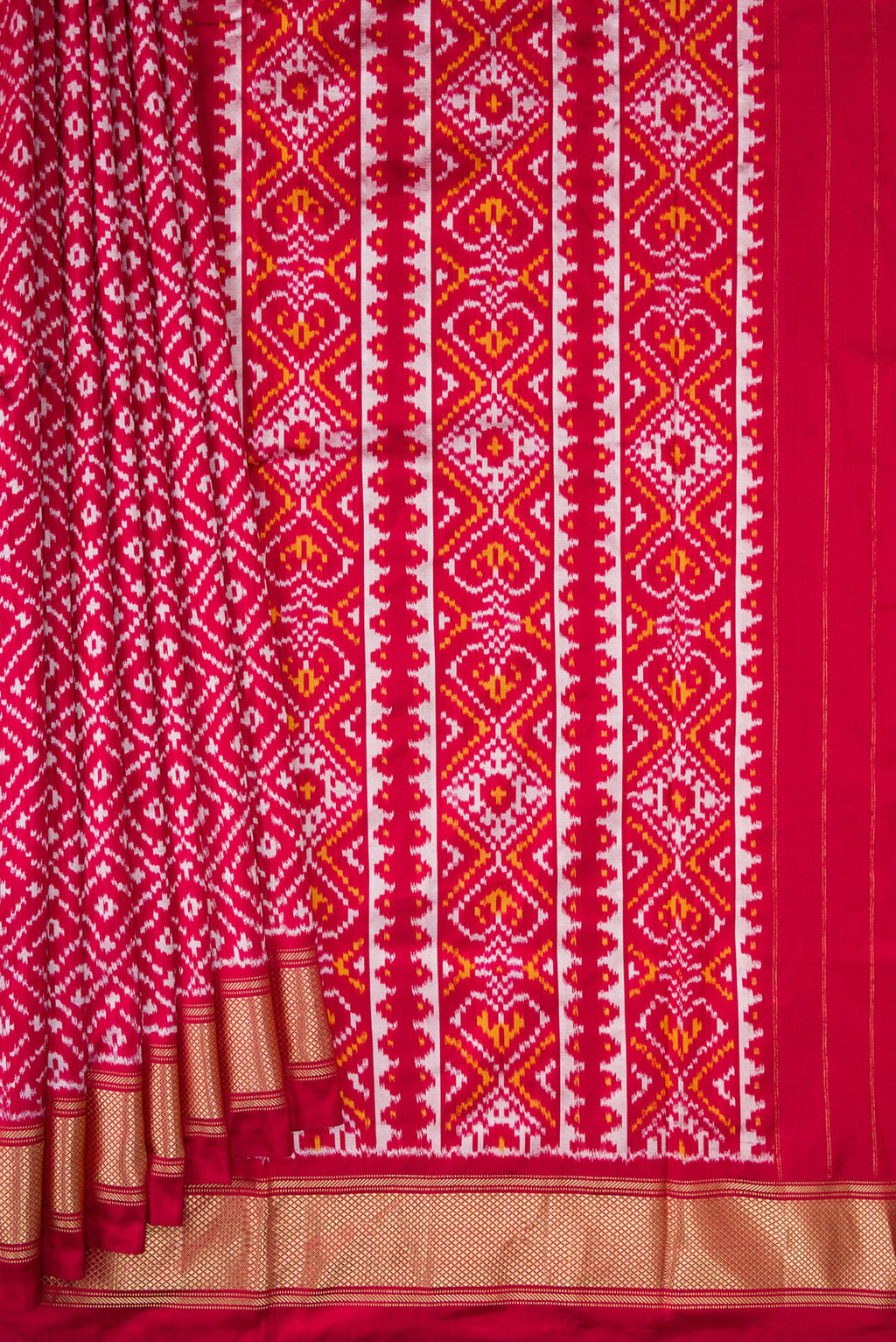Pleats and pallu of Maroon Dual Tone Double Ikat Nine Yards Saree with Ikat Print on the body and Zari Border. 