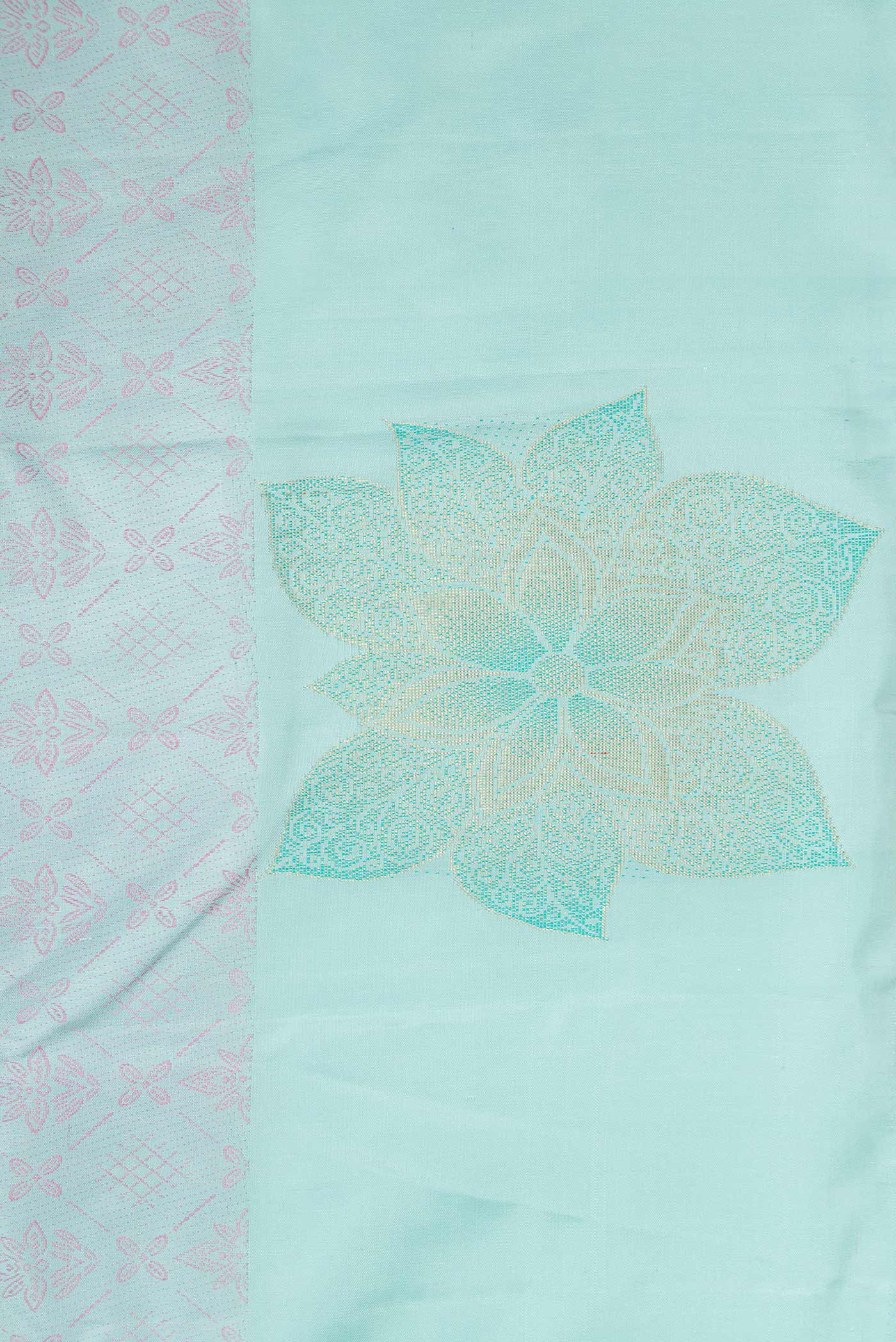 Border image of Pure Silk Pure Zari Light Blue Dual Tone Kanchipuram Saree with Jacquard design on the body and Fancy Border