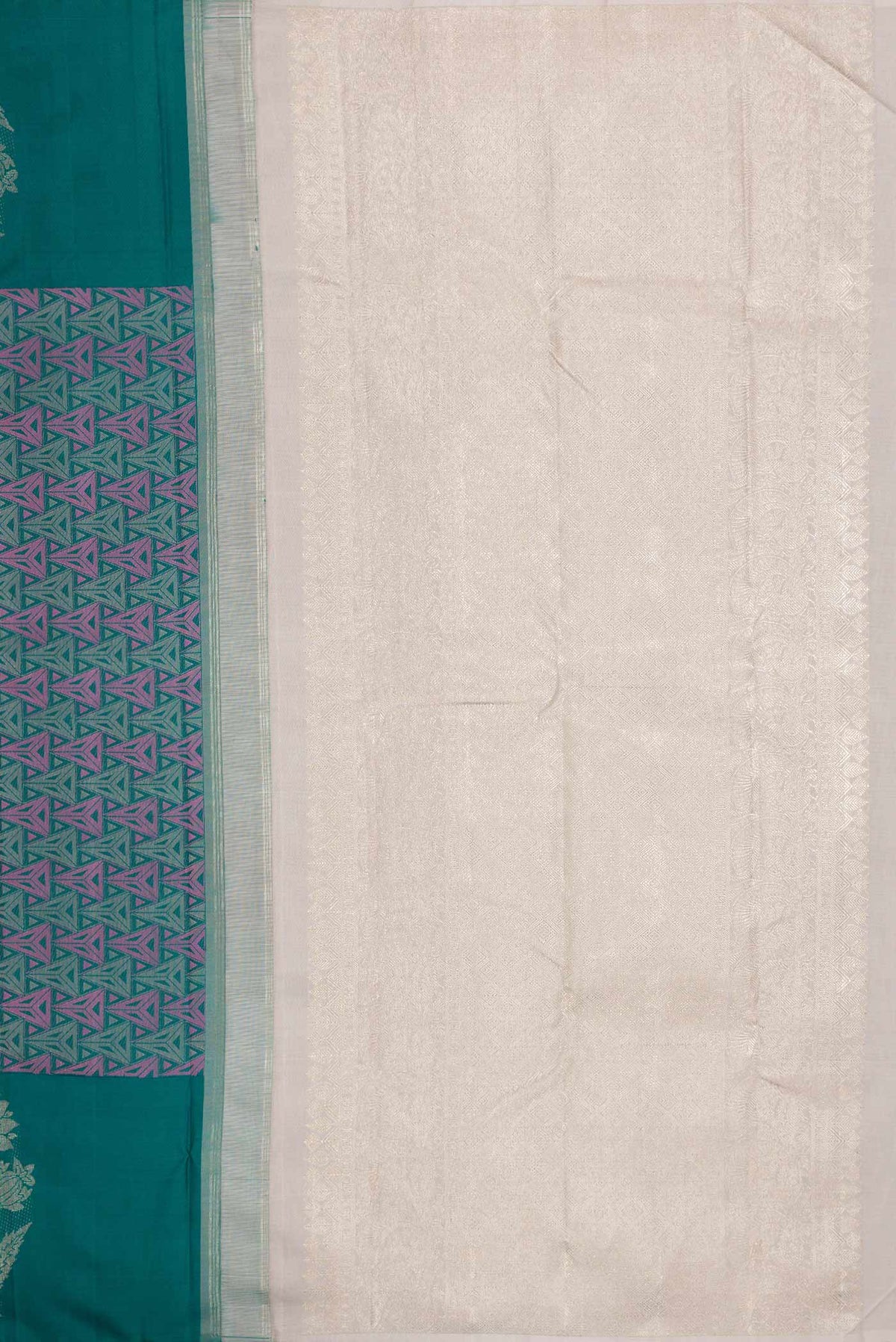 Close up image of the pallu of Bottle Green Dual Tone Kanchipuram Silk Saree with Jacquard design on the body and Fancy Border