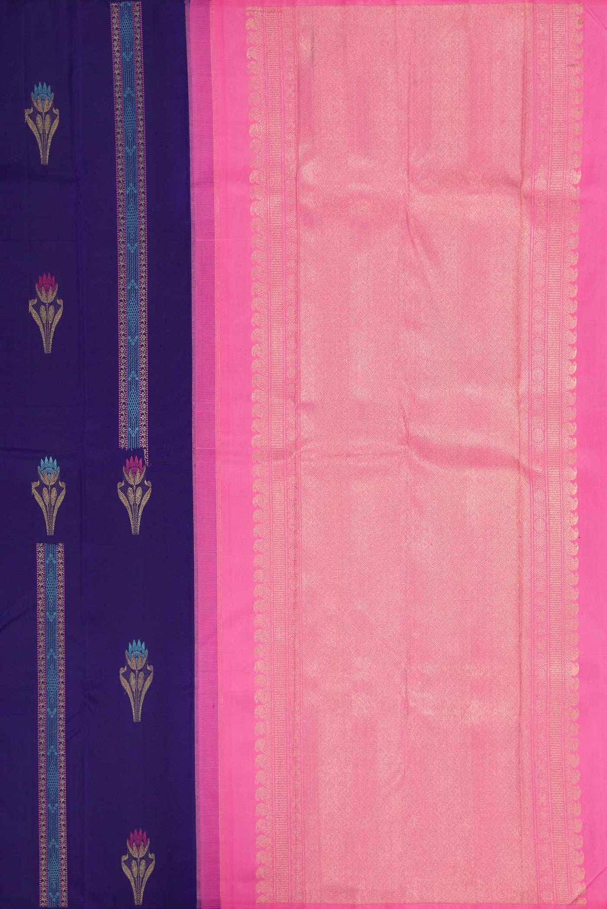 Close up image of the pallu of Sky Blue and Navy Blue Color Kanchipuram Silk Saree with Half And Half on the body and Without Border