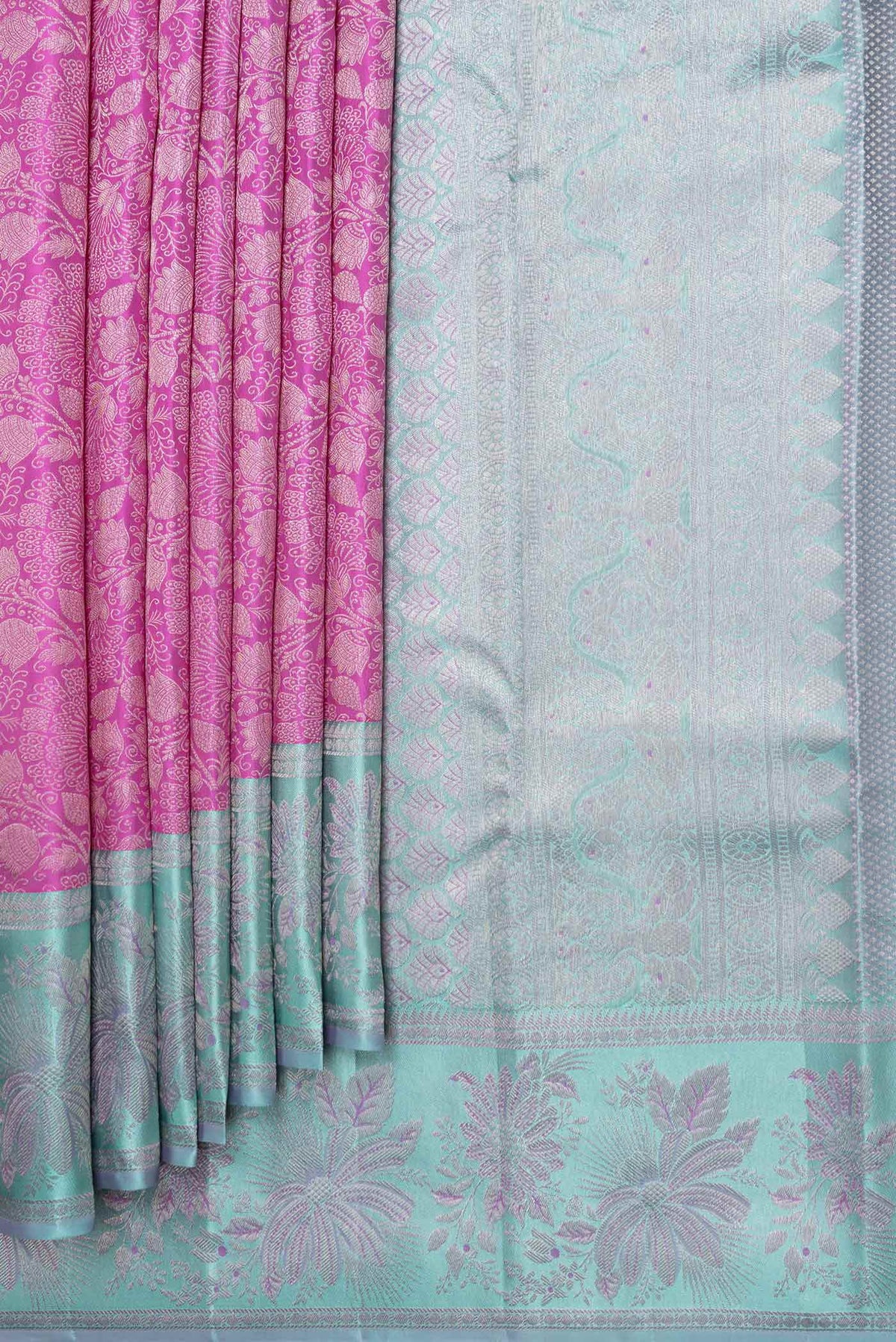 Pleats and pallu of Magenta Dual Tone Kanchipuram Saree with Zari Brocade on the body and Zari Border