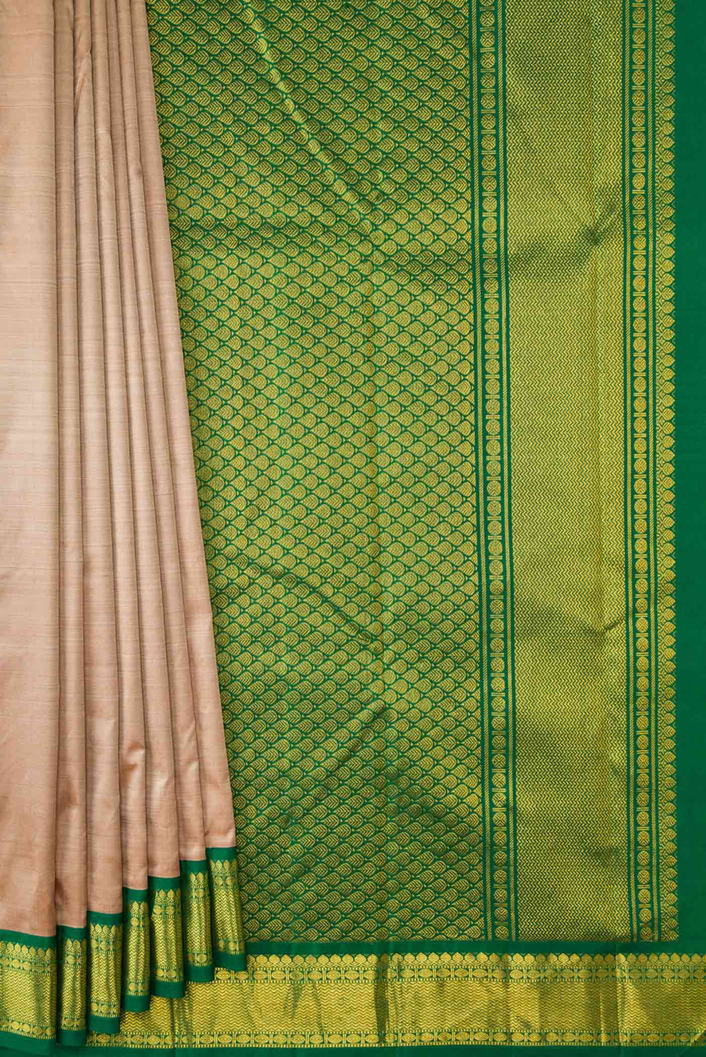 Pleats and pallu of Dark Beige Dual Tone Kanchipuram Silk Saree with Plain Body and Zari Border