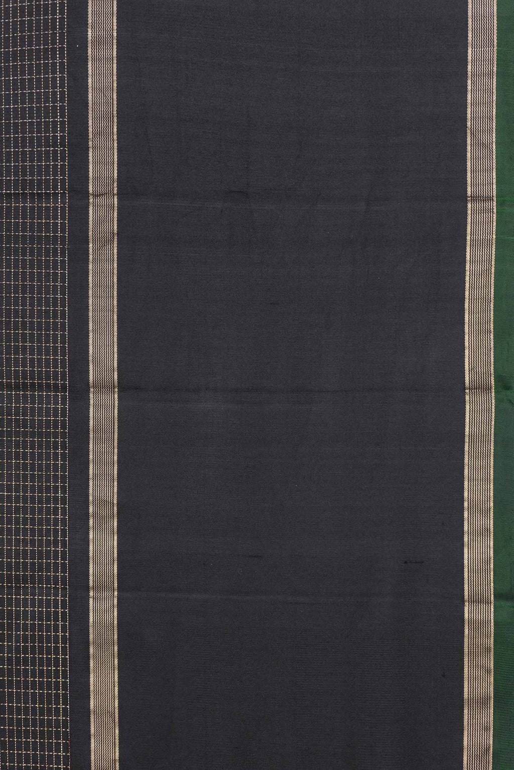 Border image of Black Dual Tone Kanchipuram Saree with Checked design on the body and Zari Border. 