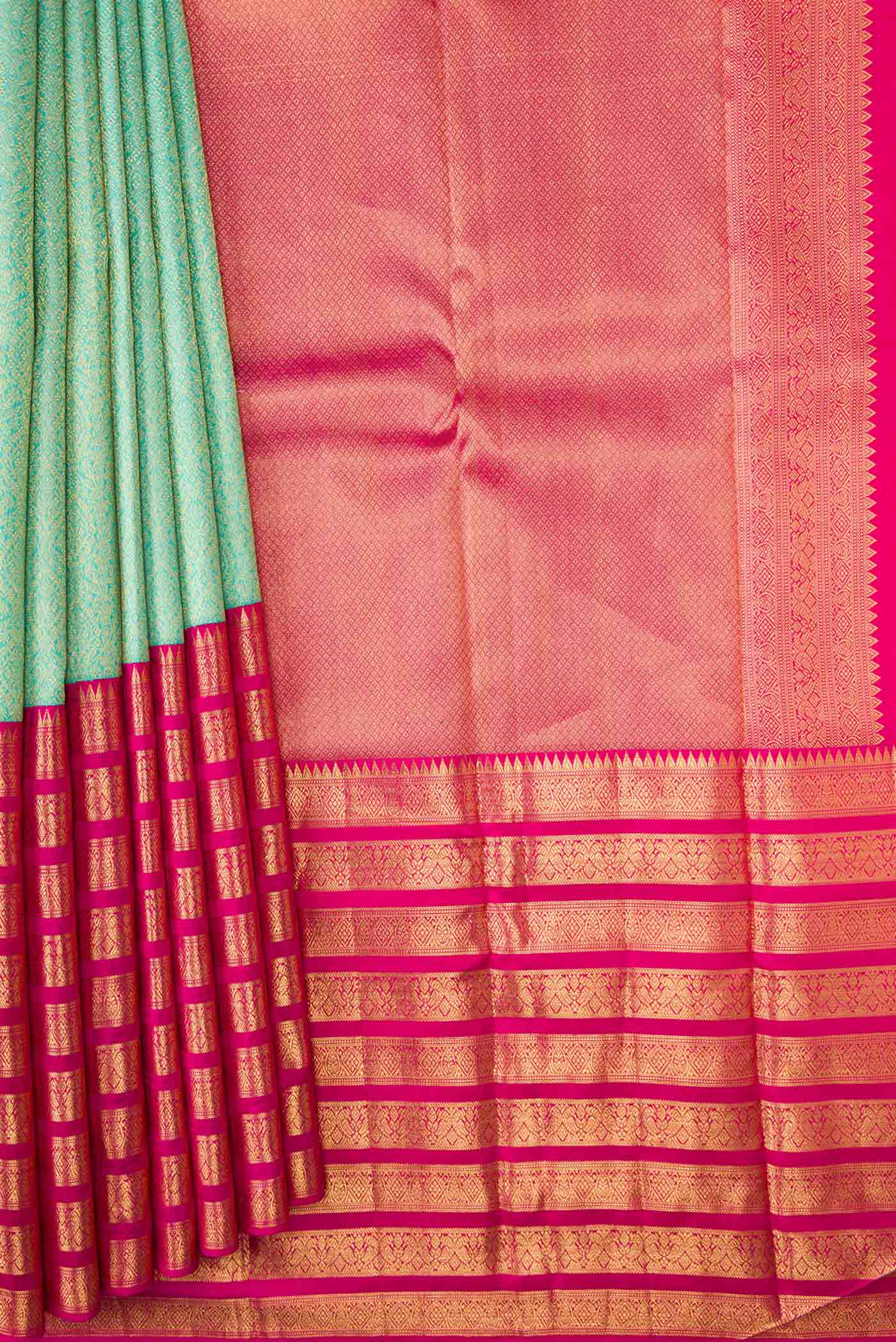 Pleats and pallu of Pure Silk Pure Zari Sea Green Dual Tone Kanchipuram Saree with Zari Brocade on the body and Zari Border