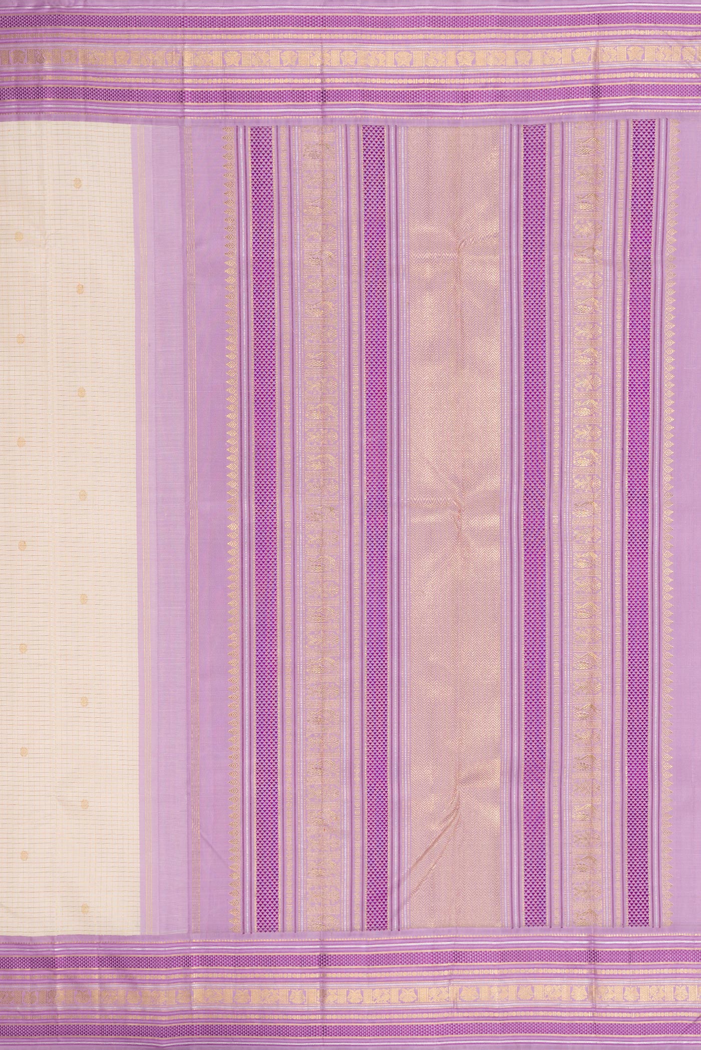Close up image of the pallu of Pure Silk Pure Zari Off White Kanjivaram Saree with Checked design on the body and Zari And Thread Border. 