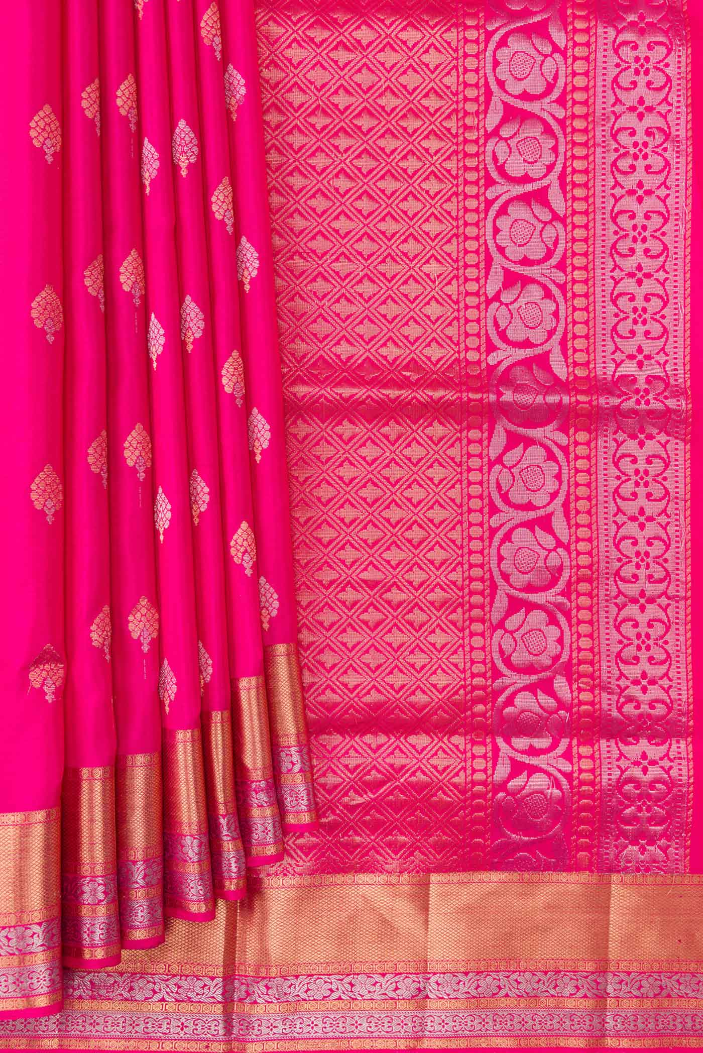 Pleats and pallu of Pink Dual Tone Soft Silk Saree with Zari Butta on the body and Zari Border. 