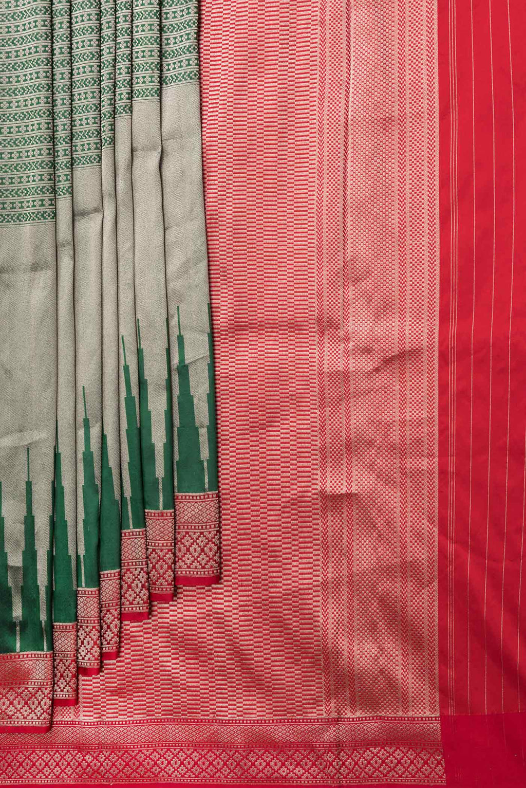 Pleats and pallu of Green Dual Tone Banarasi Saree with Zari Brocade on the body and Zari Border