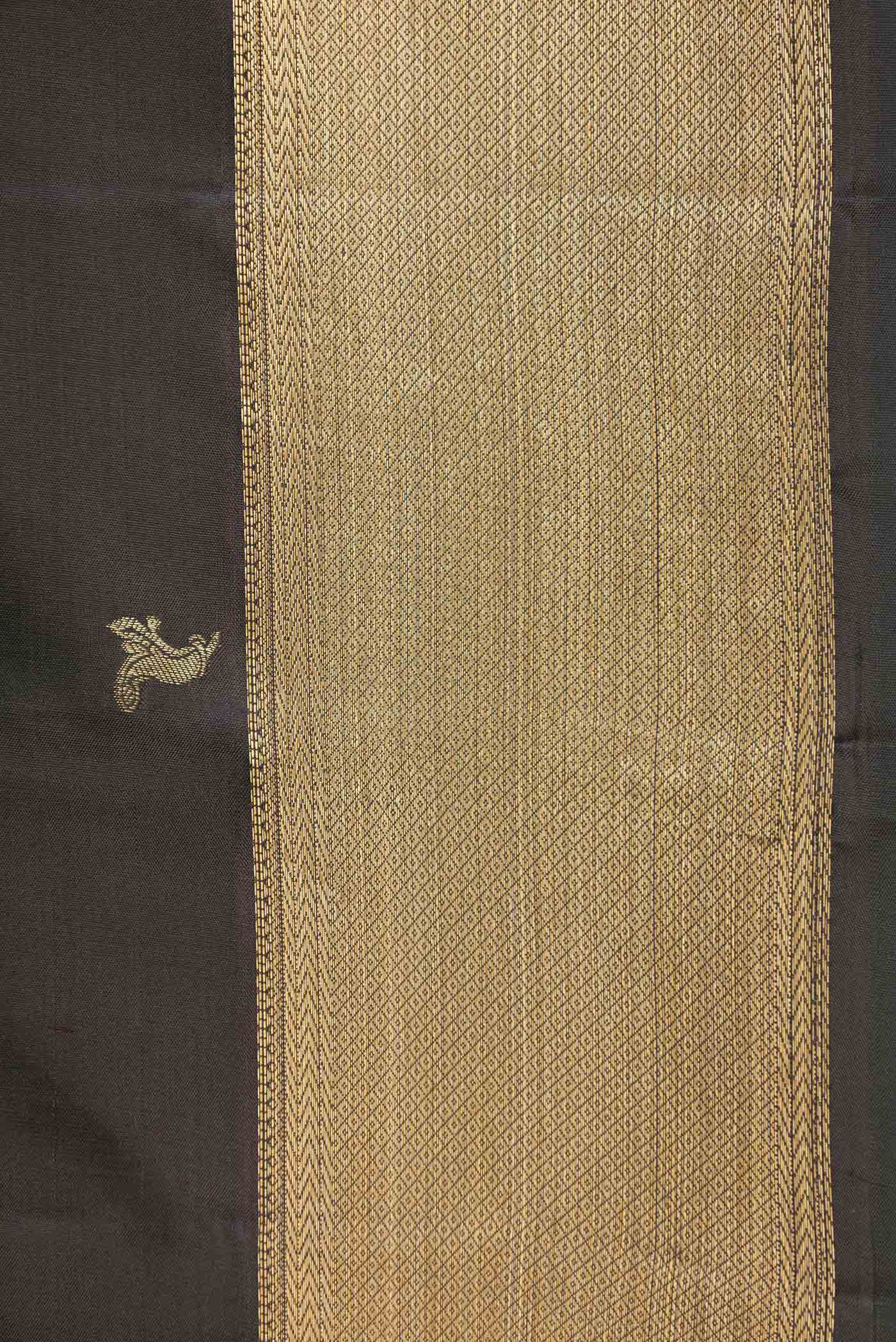Border image of Bottle Green Dual Tone Kanchipuram Silk Saree with Zari Butta on the body and Zari Border