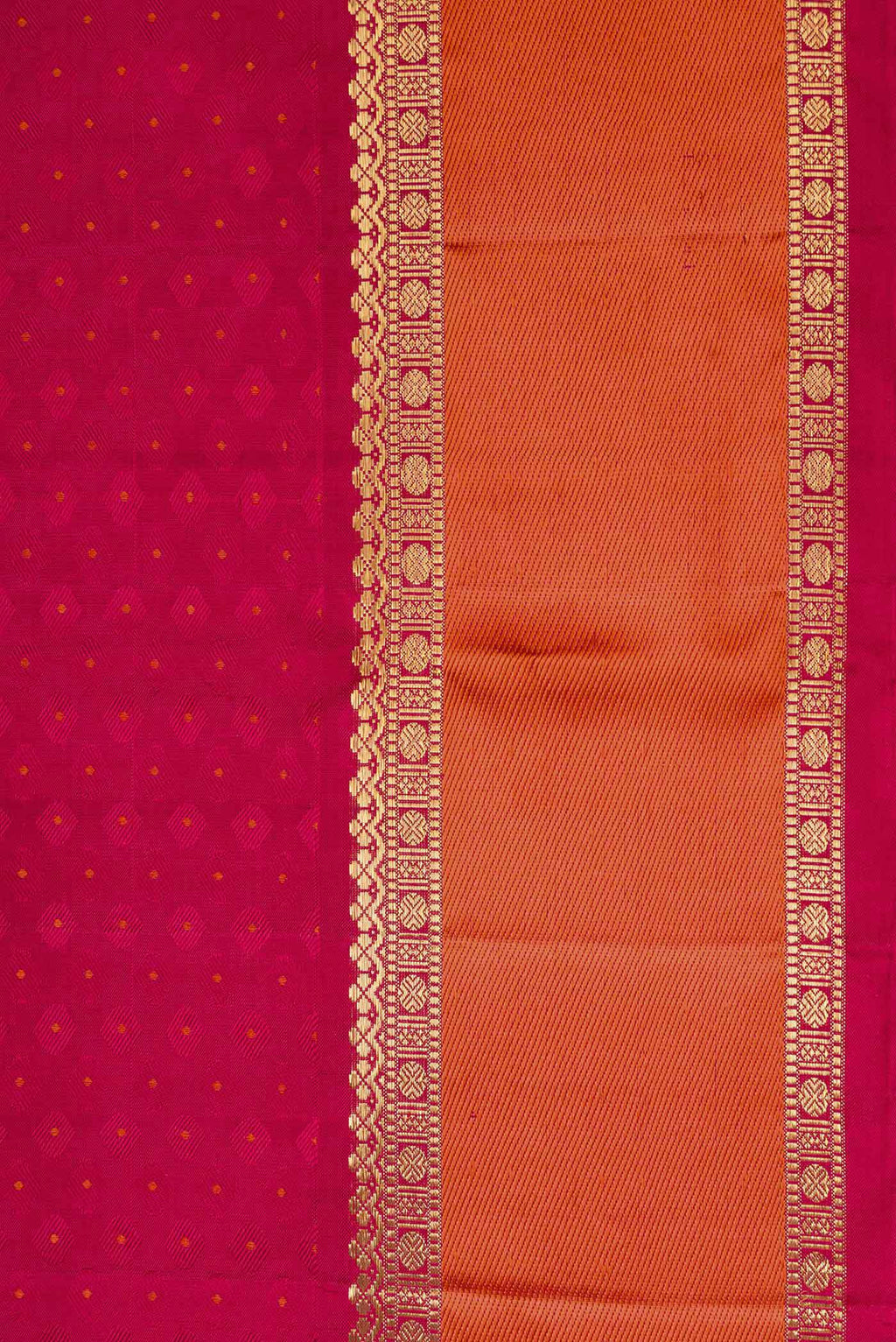 Border image of Pure Silk Pure Zari Maroon Dual Tone Kanchipuram Saree with Jacquard design on the body and Zari Border. 