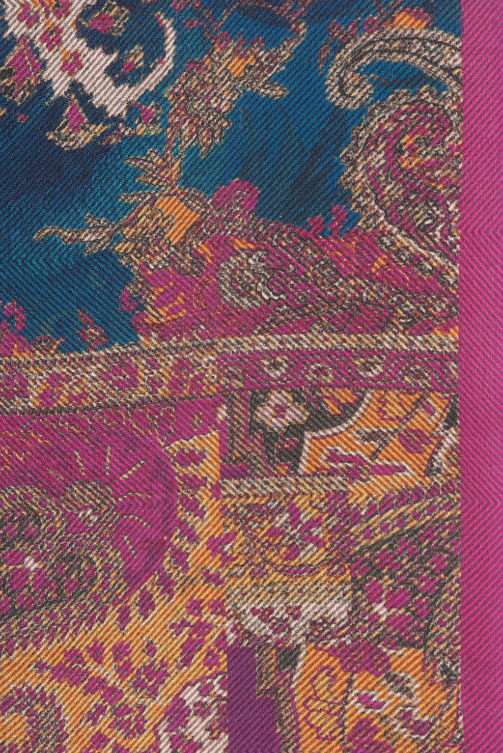 Border image of Magenta Dual Tone Mysore Crepe Saree with Printed design on the body and Printed Border. 