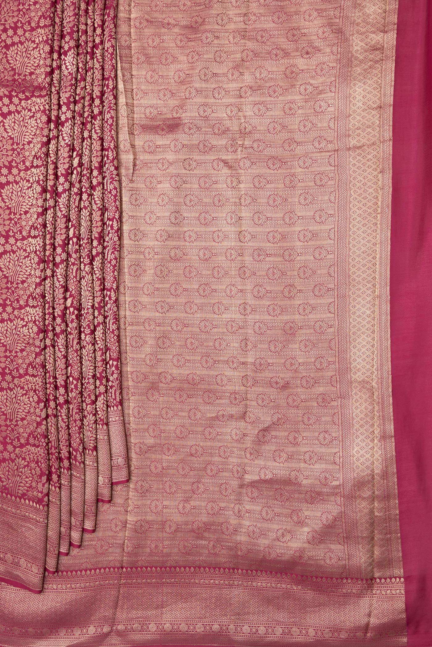 Pleats and pallu of Pink Mysore Crepe Saree with Zari Brocade on the body and Zari Border. 