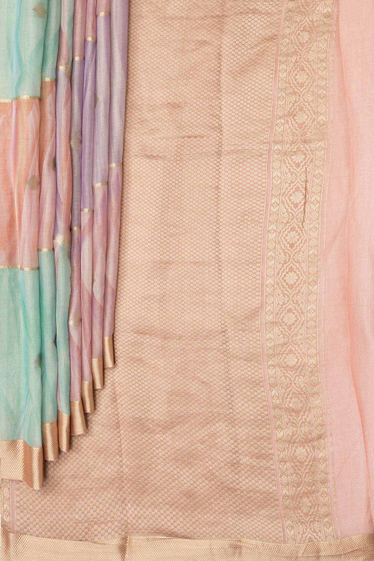 Pleats and pallu of Lavender Dual Tone Mysore Georgette Saree with Zari Butta on the body and Zari Border. 