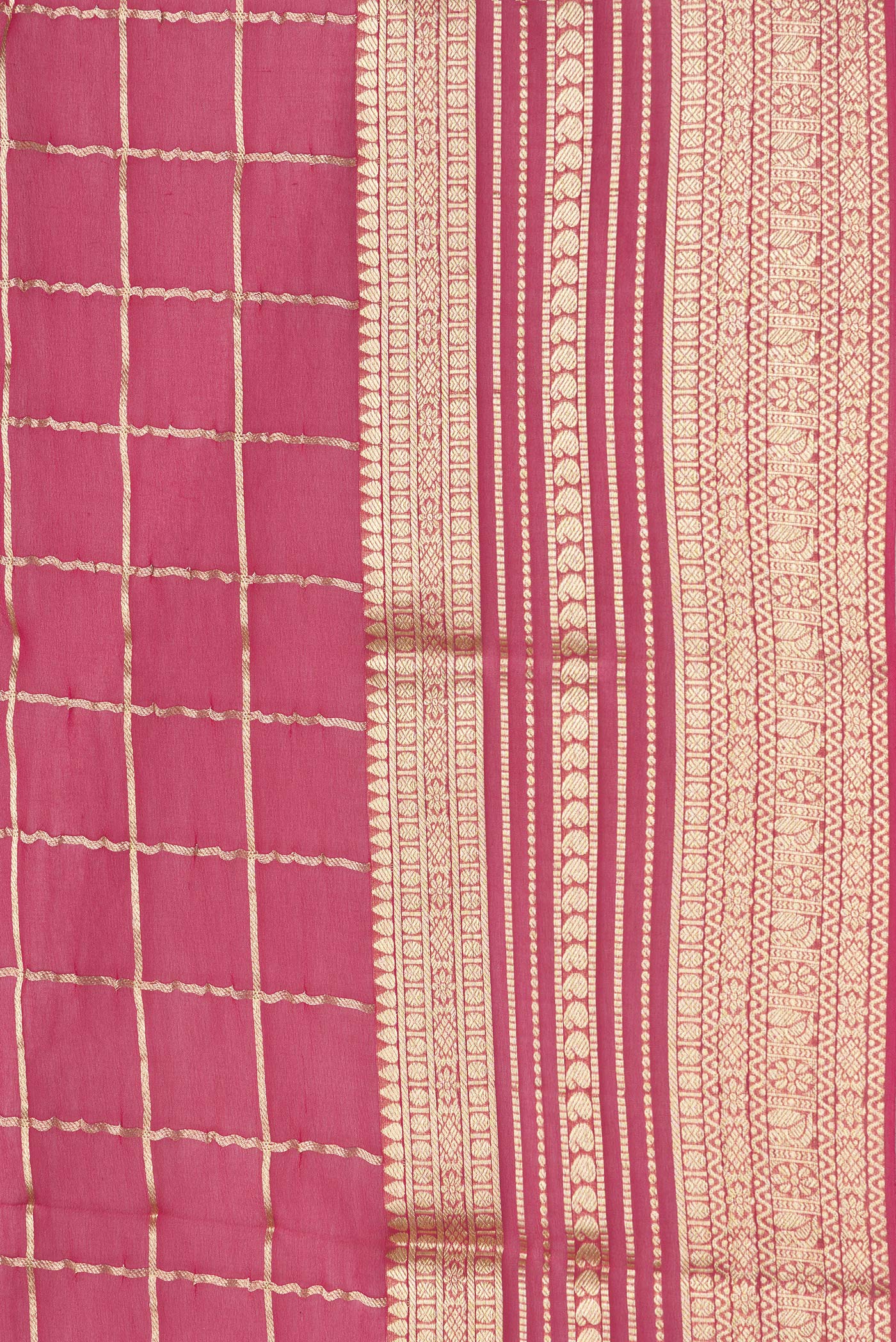 Border image of Pink Dual Tone Mysore Georgette Saree with Checked design on the body and Zari Border. 
