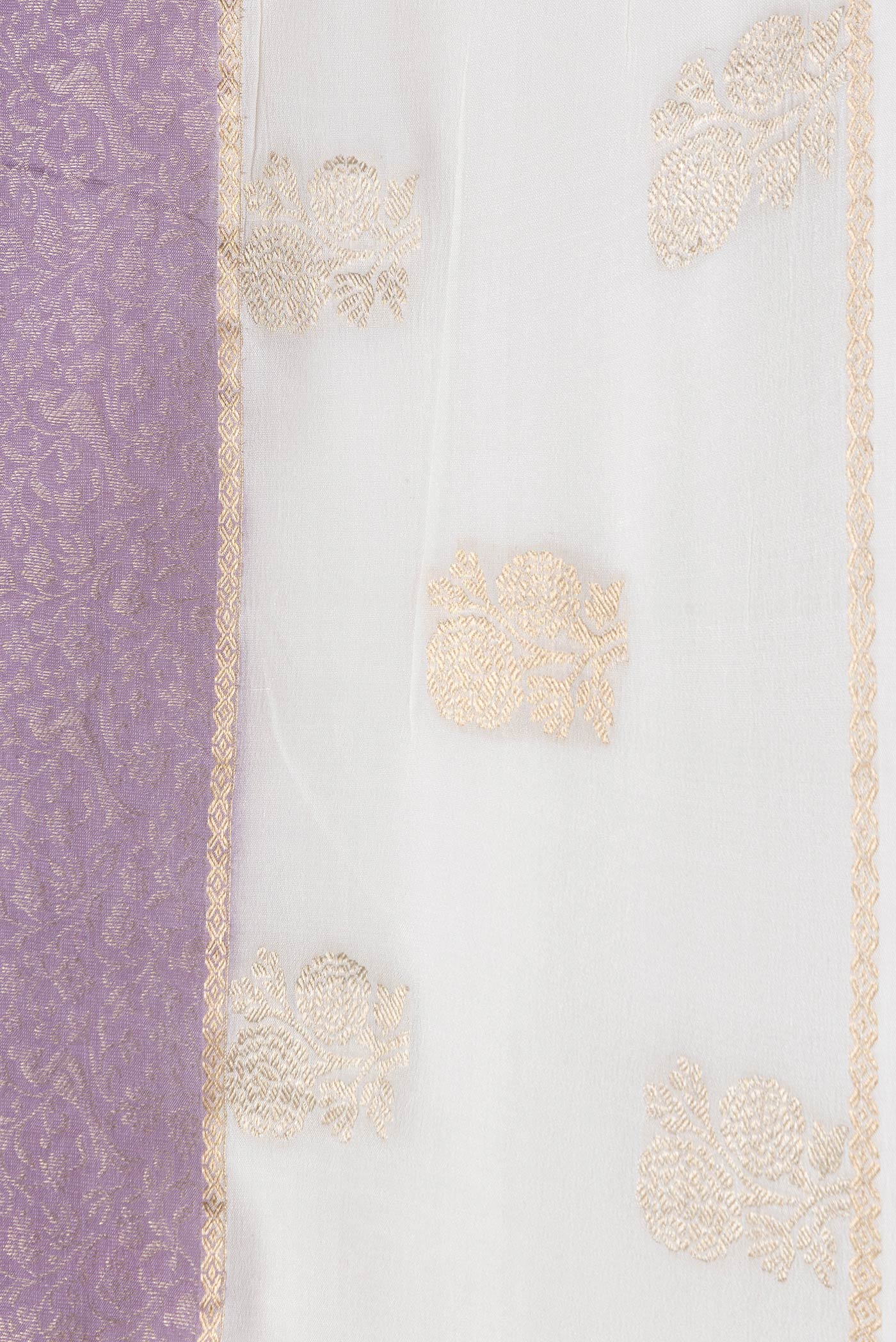 Border image of Lavender Dual Tone Georgette Saree with Zari Brocade on the body and Fancy Border. 