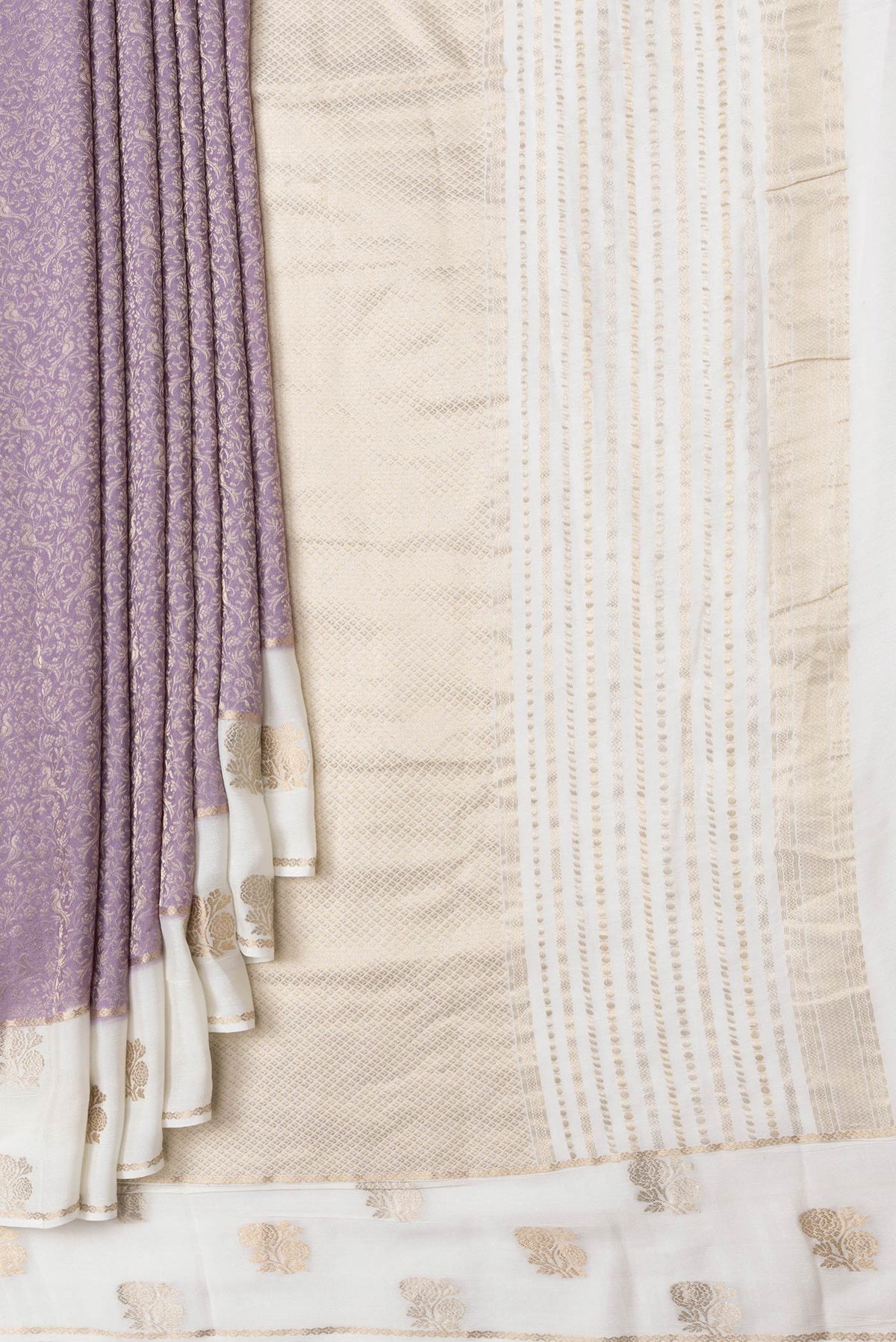 Pleats and pallu of Lavender Dual Tone Georgette Saree with Zari Brocade on the body and Fancy Border. 