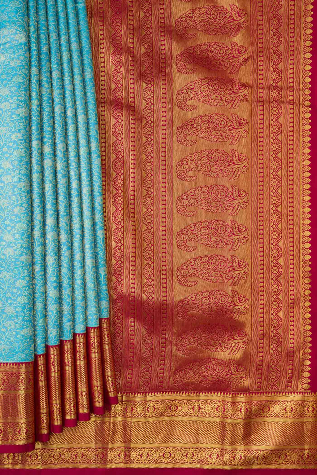 Pleats and pallu of Sky Blue Dual Tone Kanchipuram Silk Saree with Zari Brocade on the body and Zari Border. 