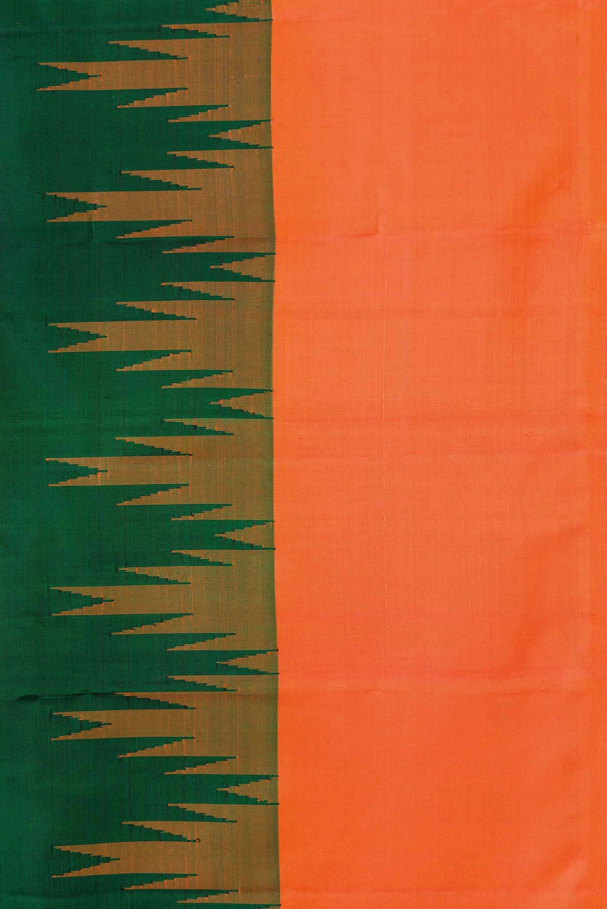 Border image of Bottle Green Dual Tone Kanchipuram Silk Saree with Plain Body and Temple Thread Border