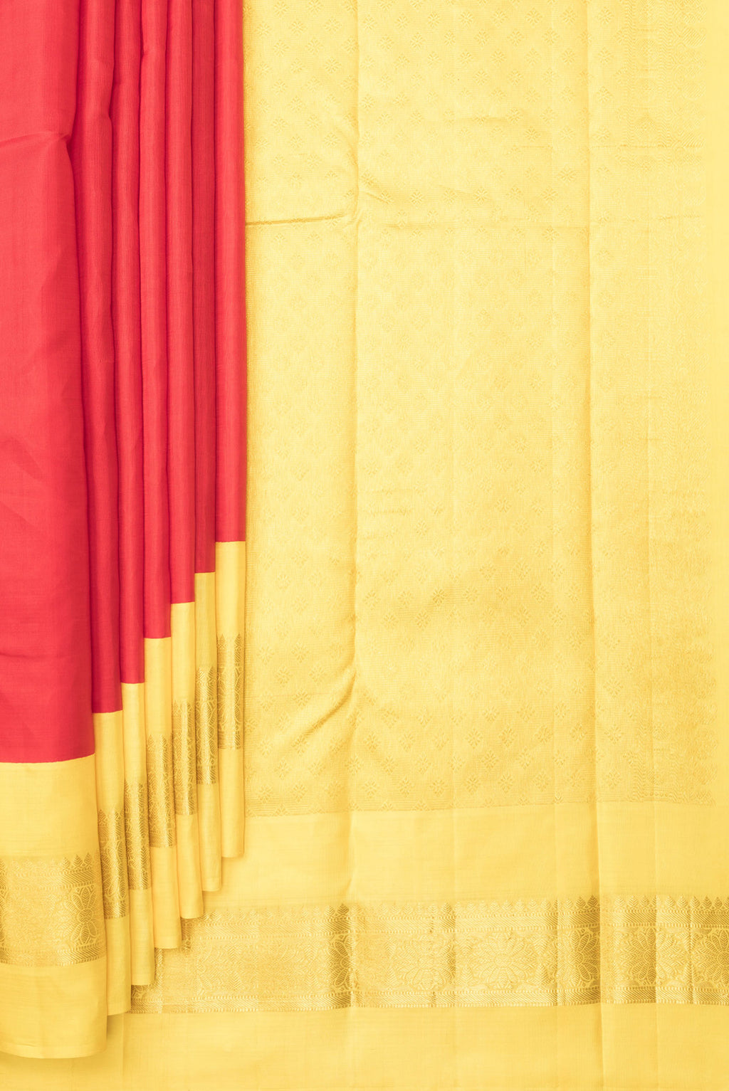 Pleats and pallu of Pure Silk Red Kanjivaram Saree with Plain Body and Zari Border. 