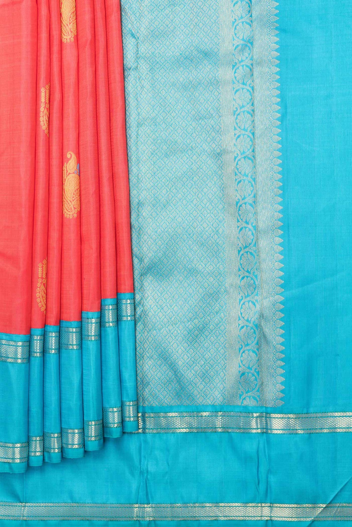 Pleats and pallu of Pure Silk Pure Zari Pink Dual Tone Kanchipuram Saree with Zari And Thread Butta on the body and Zari Border