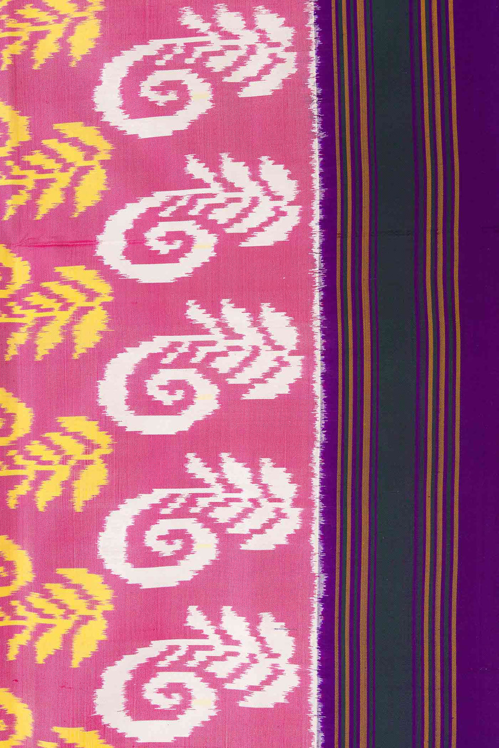 Border image of Rose pink Pochampally Silk Saree with Pure Ikat on the body and Plain Border