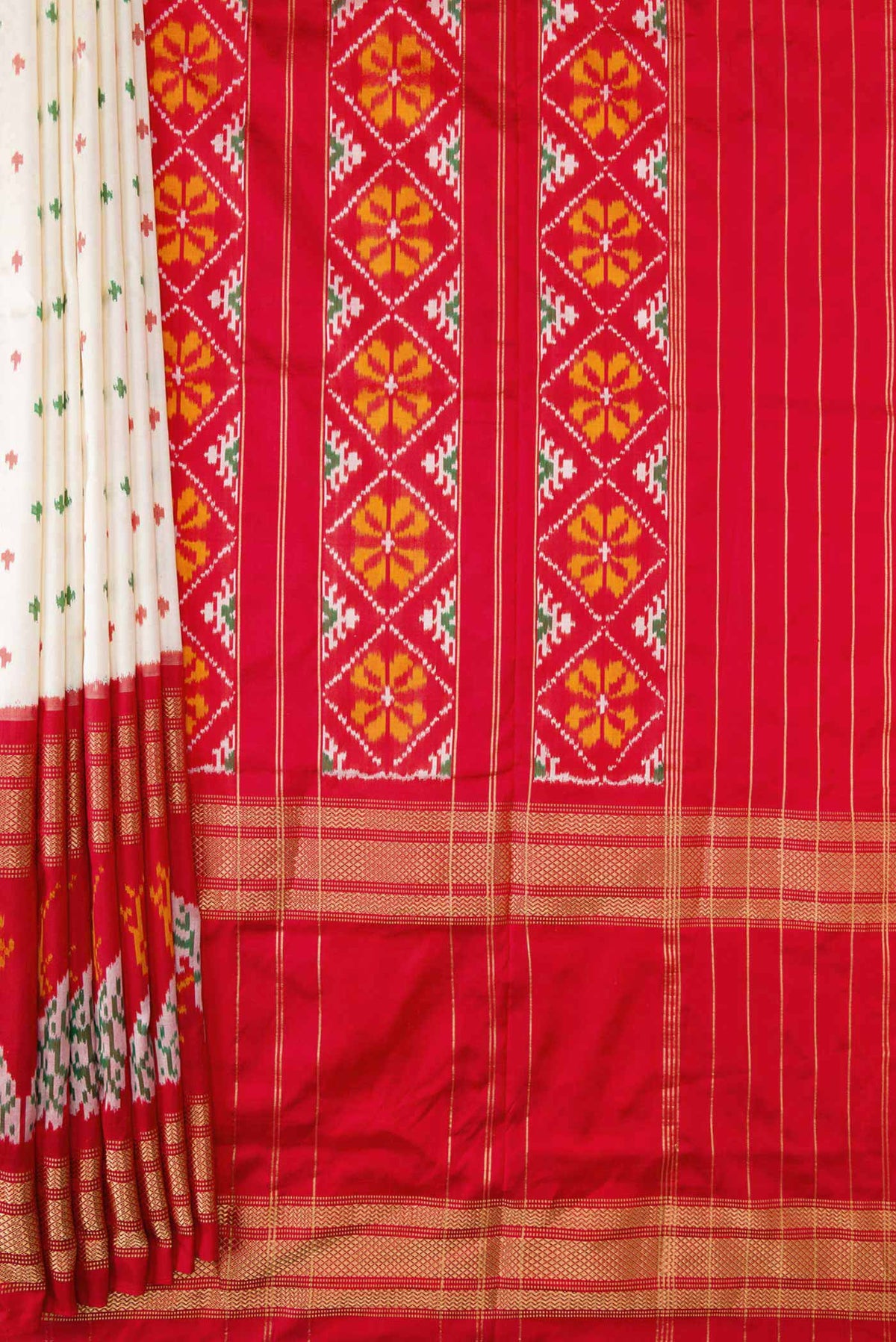 Pleats and pallu of Off White Dual Tone Double Ikat Saree with Ikat Print on the body and Ikat Border