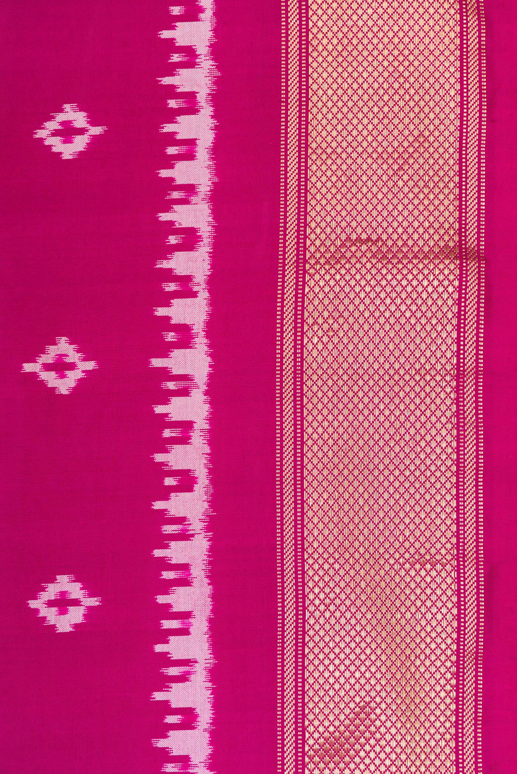 Border image of Purple Dual Tone Double Ikat Nine Yards Saree with Ikat Print on the body and Zari Border. 