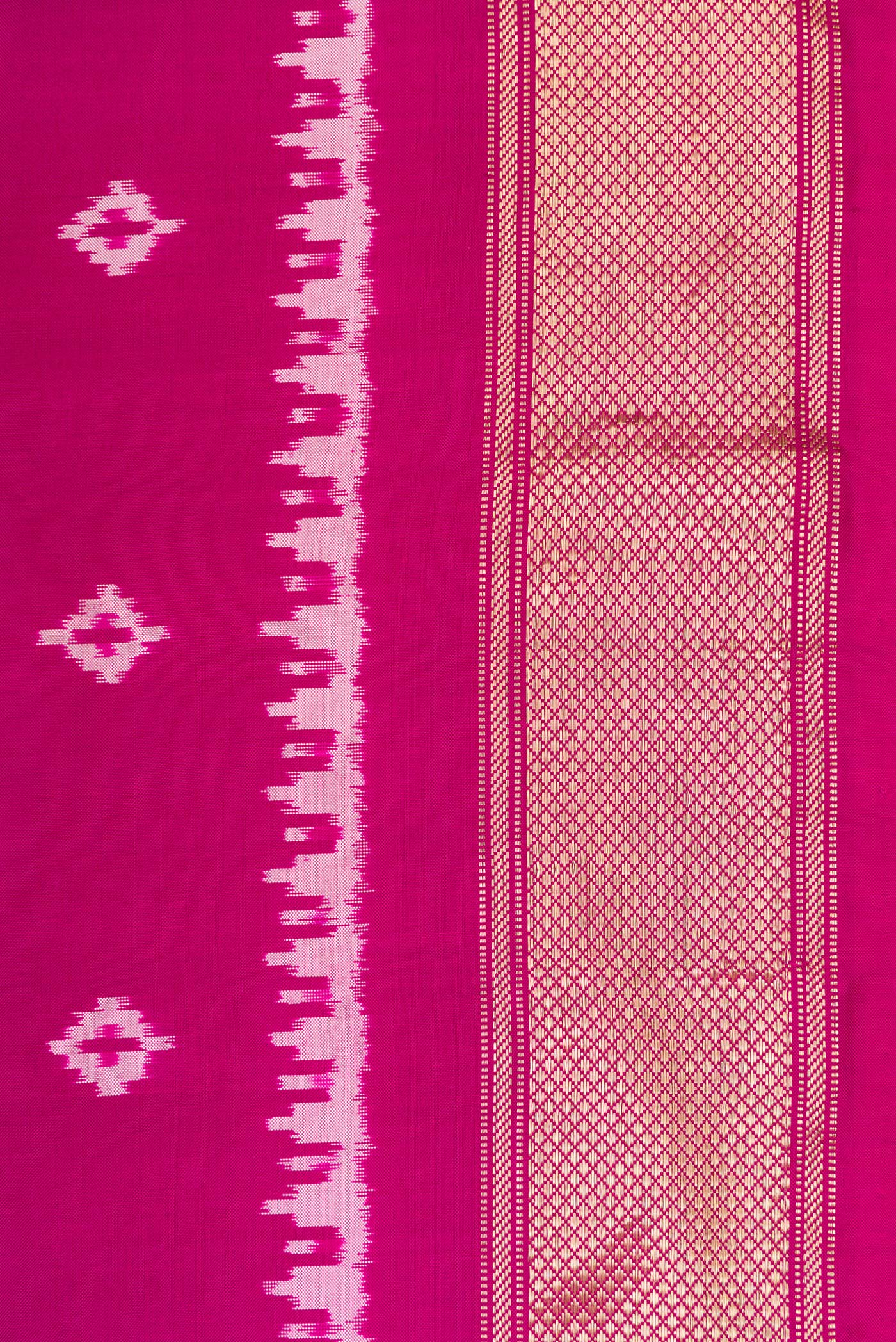 Border image of Purple Dual Tone Double Ikat Nine Yards Saree with Ikat Print on the body and Zari Border. 