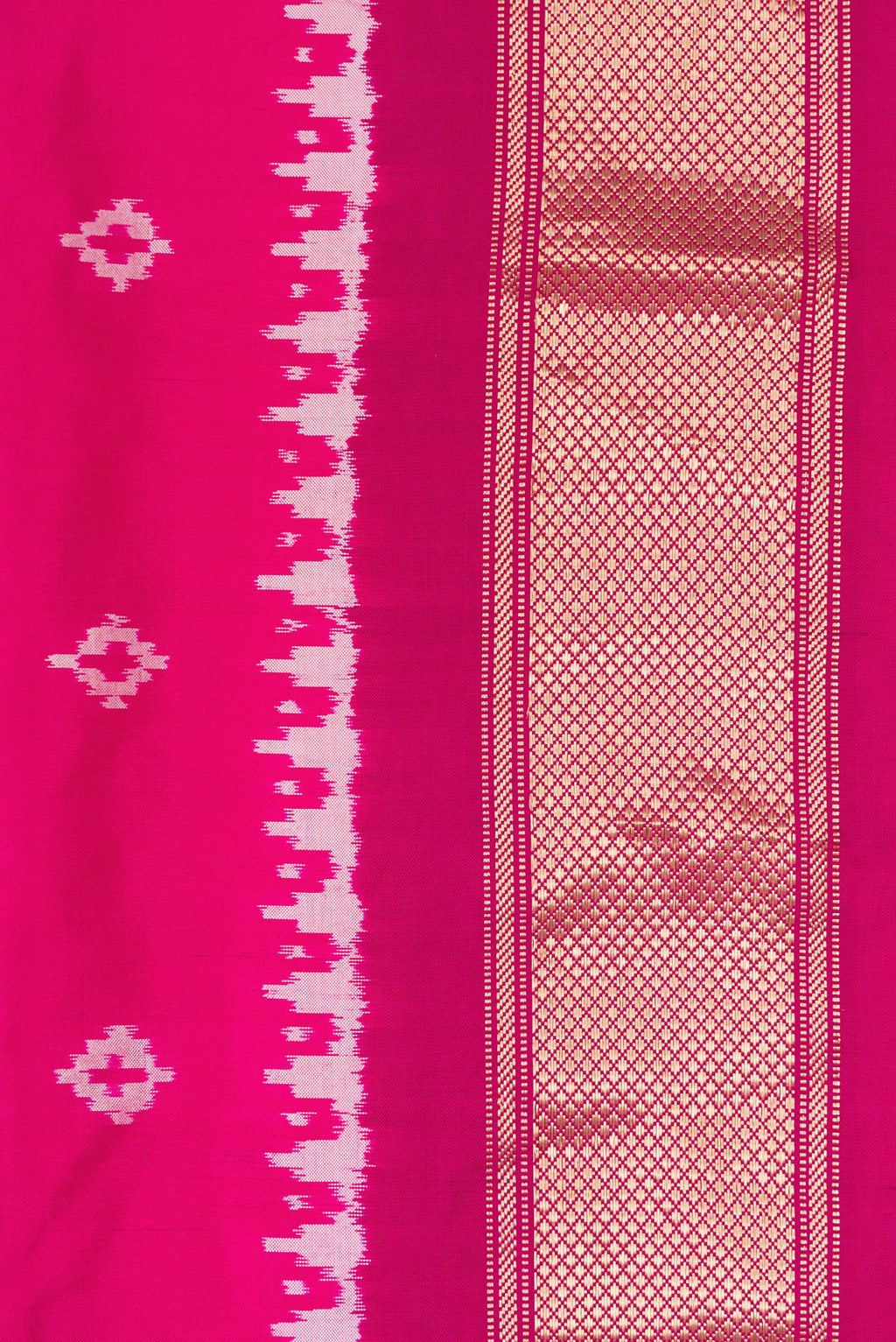 Border image of Pink Dual Tone Double Ikat Nine Yards Saree with Ikat Print on the body and Zari Border. 