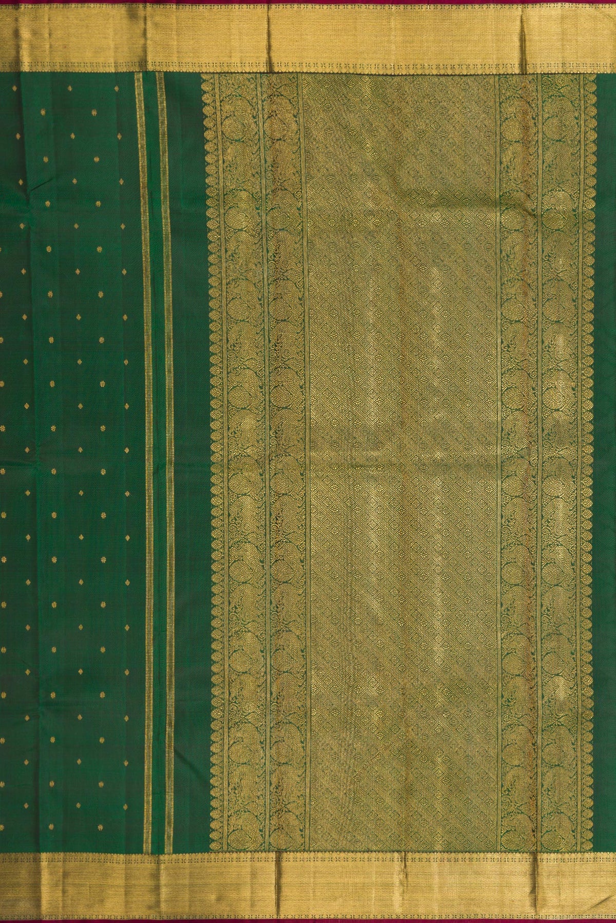 Close up image of the pallu of Pure Silk Pure Zari Green Dual Tone Kanjivaram Saree with Zari Butta on the body and Zari Border. 