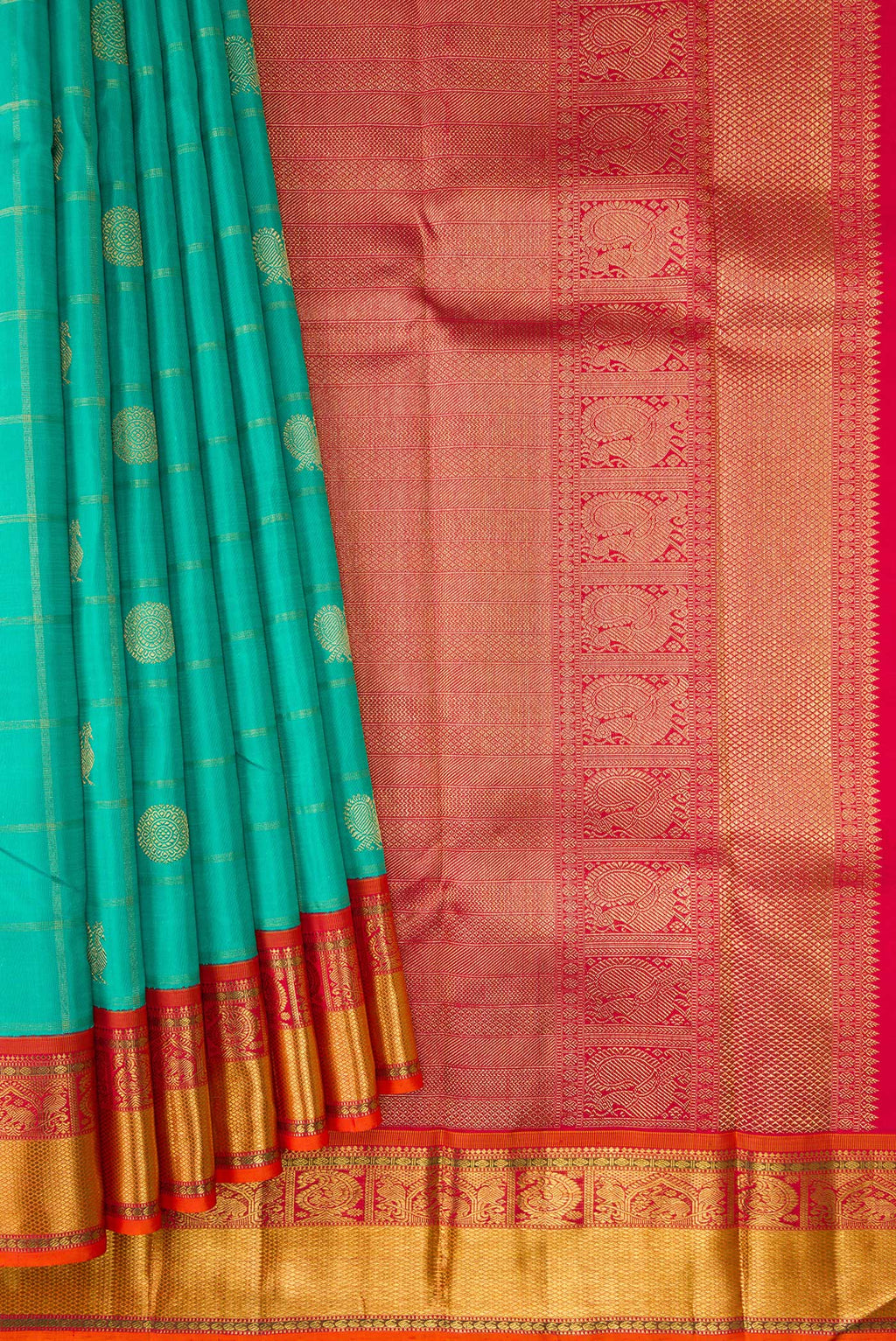 Pleats and pallu of Pure Silk Pure Zari Sea Green Dual Tone Kanjivaram Saree with Checked design on the body and Zari Border. 