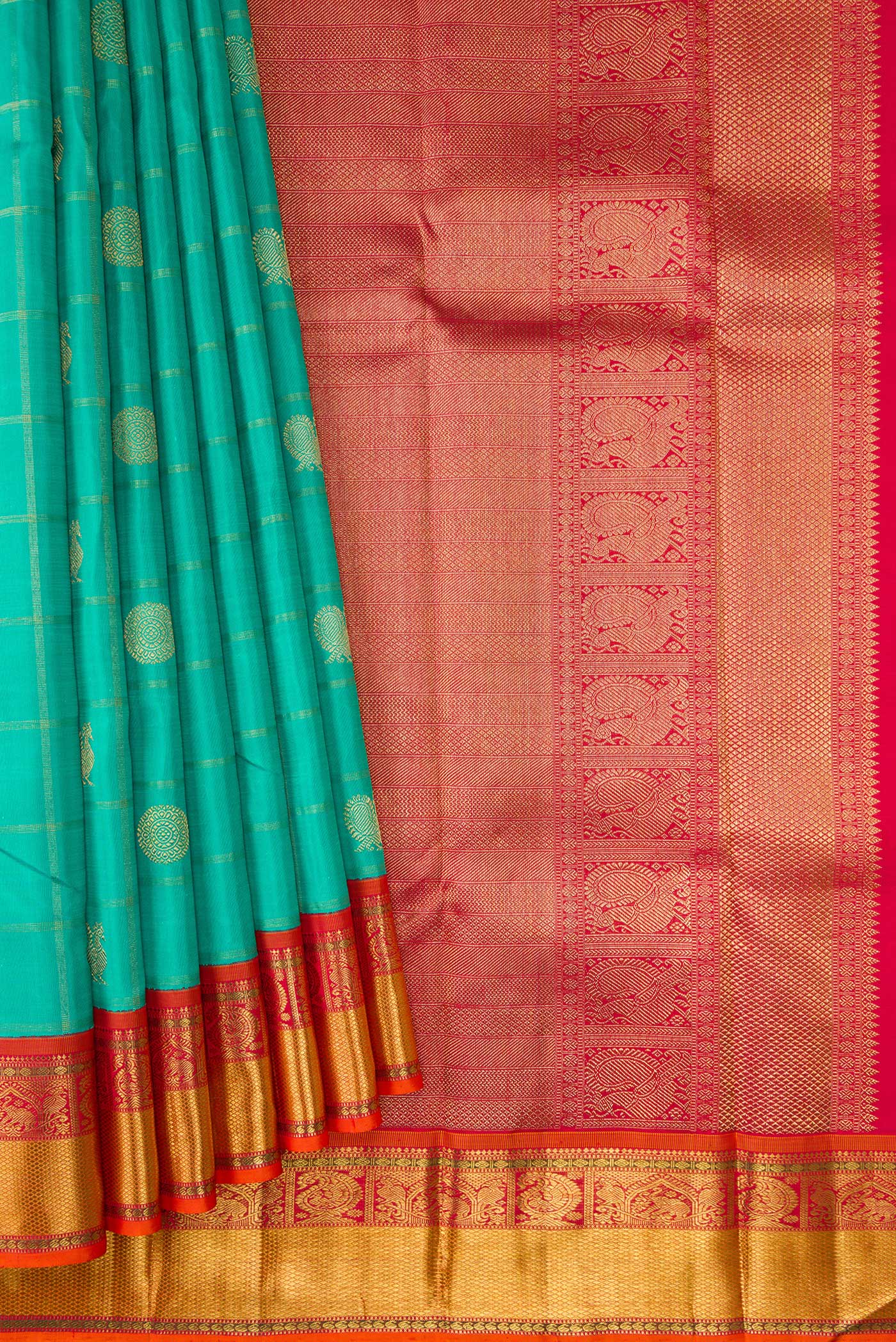 Pleats and pallu of Pure Silk Pure Zari Sea Green Dual Tone Kanjivaram Saree with Checked design on the body and Zari Border. 