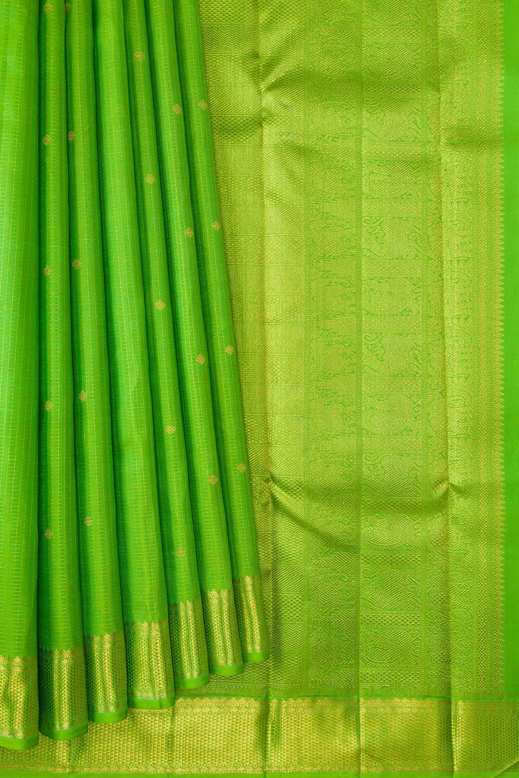 Pleats and pallu of Pure Silk Pure Zari Parrot Green Dual Tone Kanchipuram Saree with Checked design on the body and Zari Border