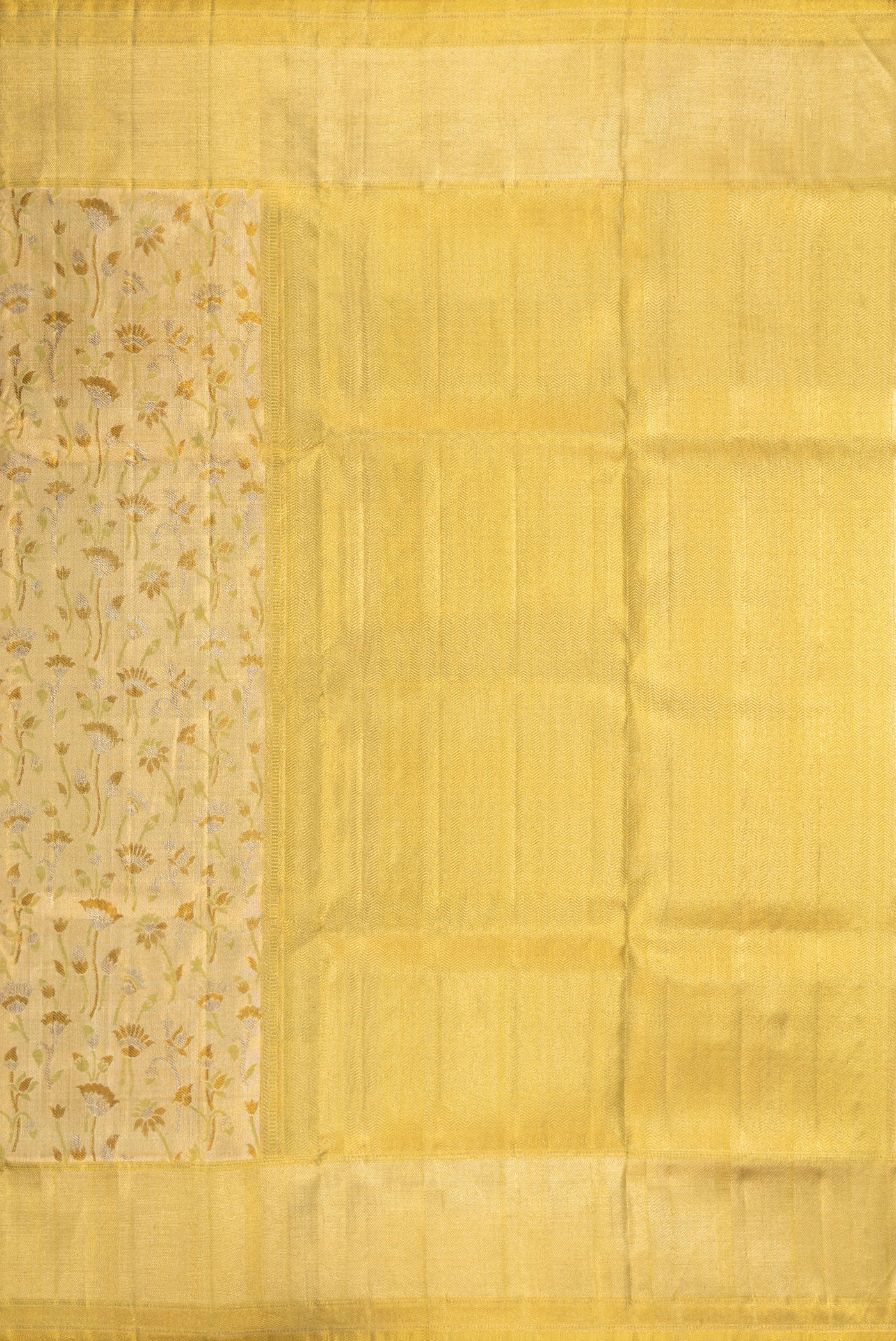 Close up image of the pallu of Pista Green Dual Tone Kanjivaram Tissue Silk Saree with Zari Brocade on the body and Zari Border. 