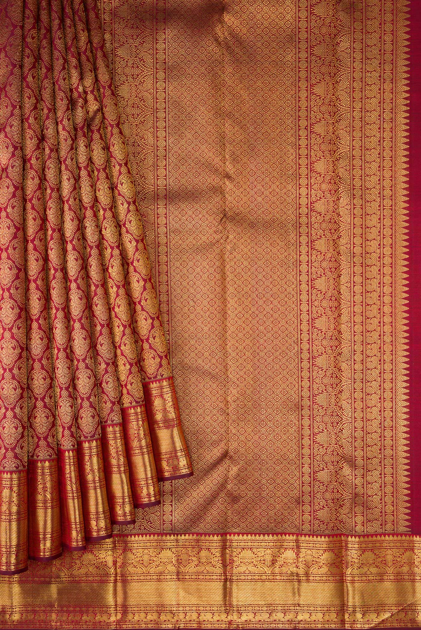 Pleats and pallu of Pure Silk Pure Zari Maroon Dual Tone Kanjivaram Saree with Zari Brocade on the body and Zari Border. 