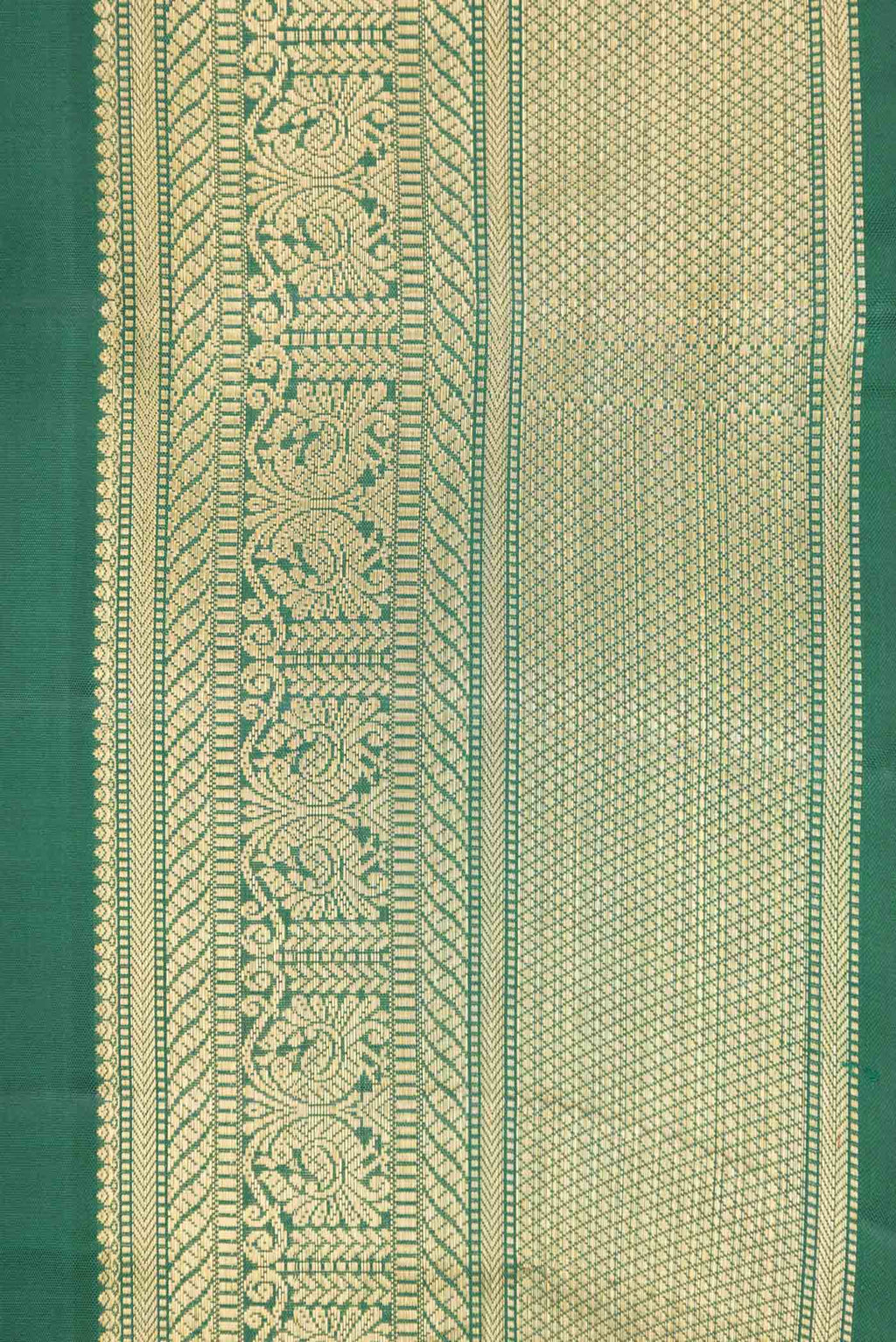 Border image of Pure Silk Pure Zari Bottle Green Dual Tone Kanchipuram Saree with Zari Butta on the body and Zari Border