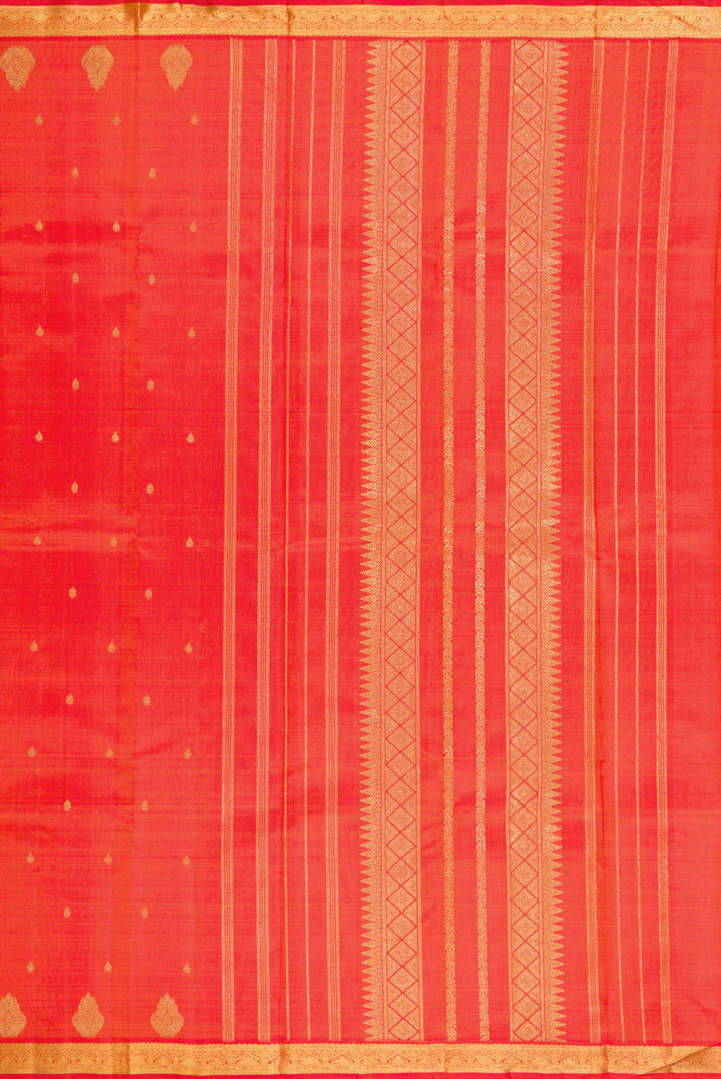 Close up image of the pallu of Orange Dual Tone Kanchipuram Silk Saree with Zari Butta on the body and Fancy Border. 