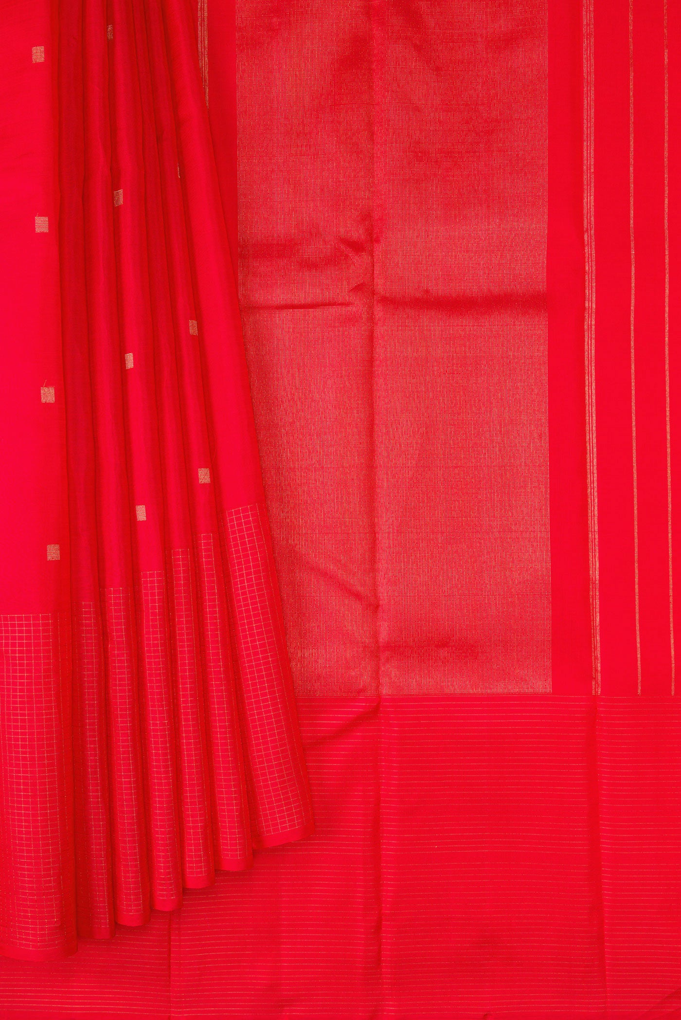 Pleats and pallu of Red Dual Tone Kanjivaram Silk Saree with Zari Butta on the body and Checks Border. 