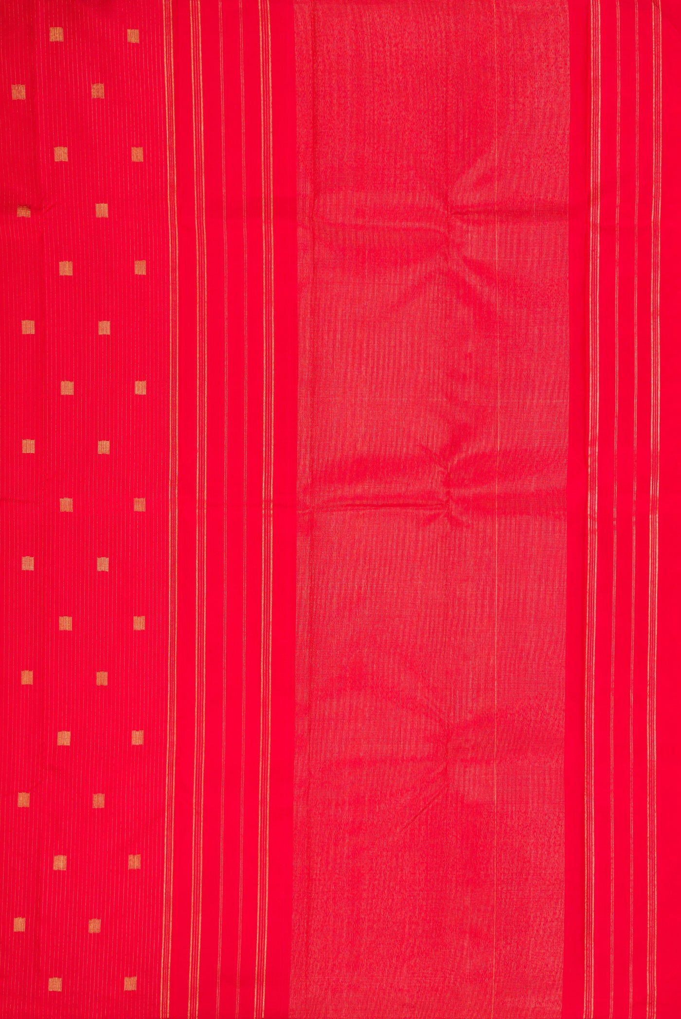 Close up image of the pallu of Pure Silk Pure Zari Red Dual Tone Kanchipuram Saree with Zari Butta on the body and Without Border. 