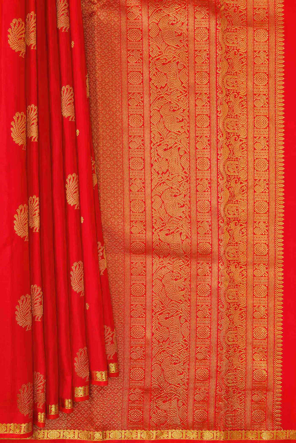 Pleats and pallu of Orange Dual Tone Kanjivaram Silk Saree with Zari Butta on the body and Zari Border. 