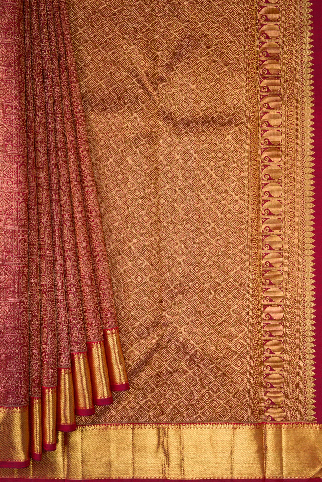 Pleats and pallu of Pure Silk Pure Zari Maroon Dual Tone Kanjivaram Saree with Zari Brocade on the body and Zari Border. 