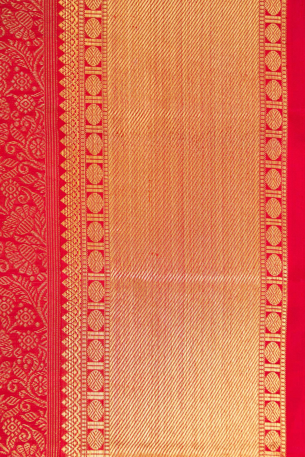 Border image of Pure Silk Pure Zari Red Dual Tone Kanjivaram Saree with Zari Brocade on the body and Zari Border. 