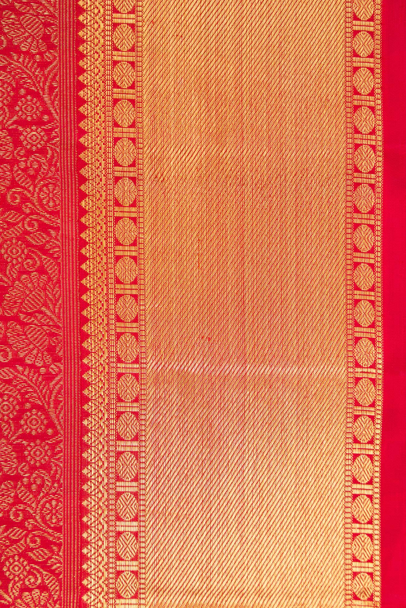 Border image of Pure Silk Pure Zari Red Dual Tone Kanjivaram Saree with Zari Brocade on the body and Zari Border. 
