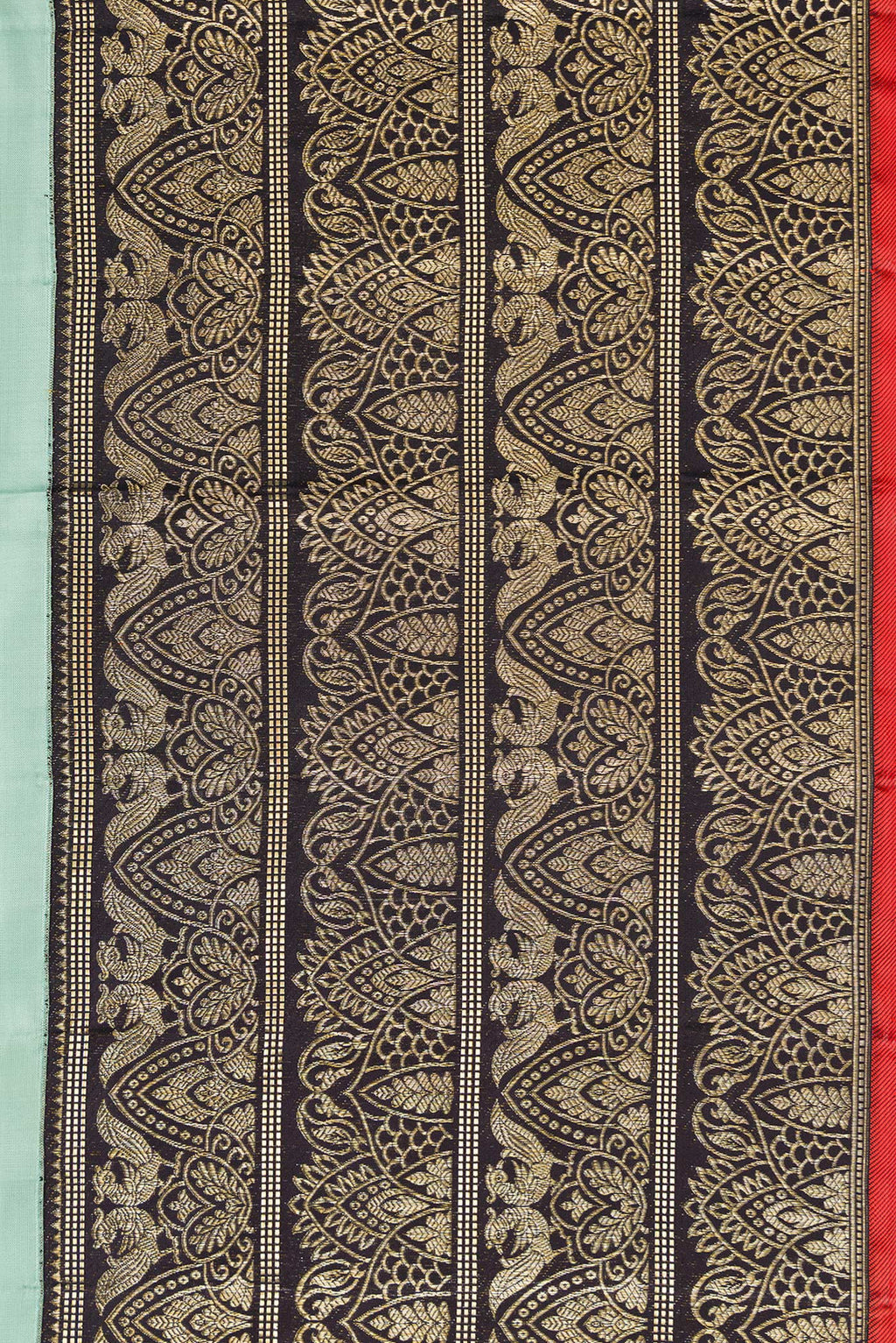Border image of Pure Silk Pure Zari Blue Grey Dual Tone Kanchipuram Saree with Plain Body and Fancy Border. 
