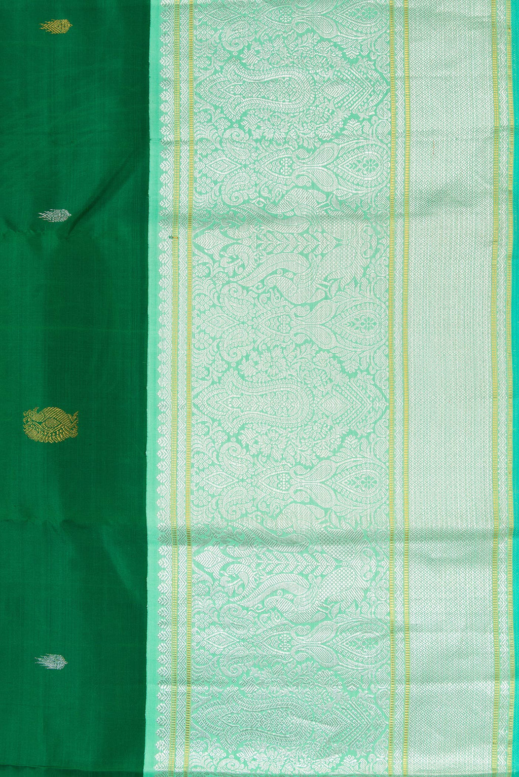 Border image of Pure Silk Pure Zari Green Dual Tone Kanchipuram Saree with Zari Butta on the body and Zari Border. 