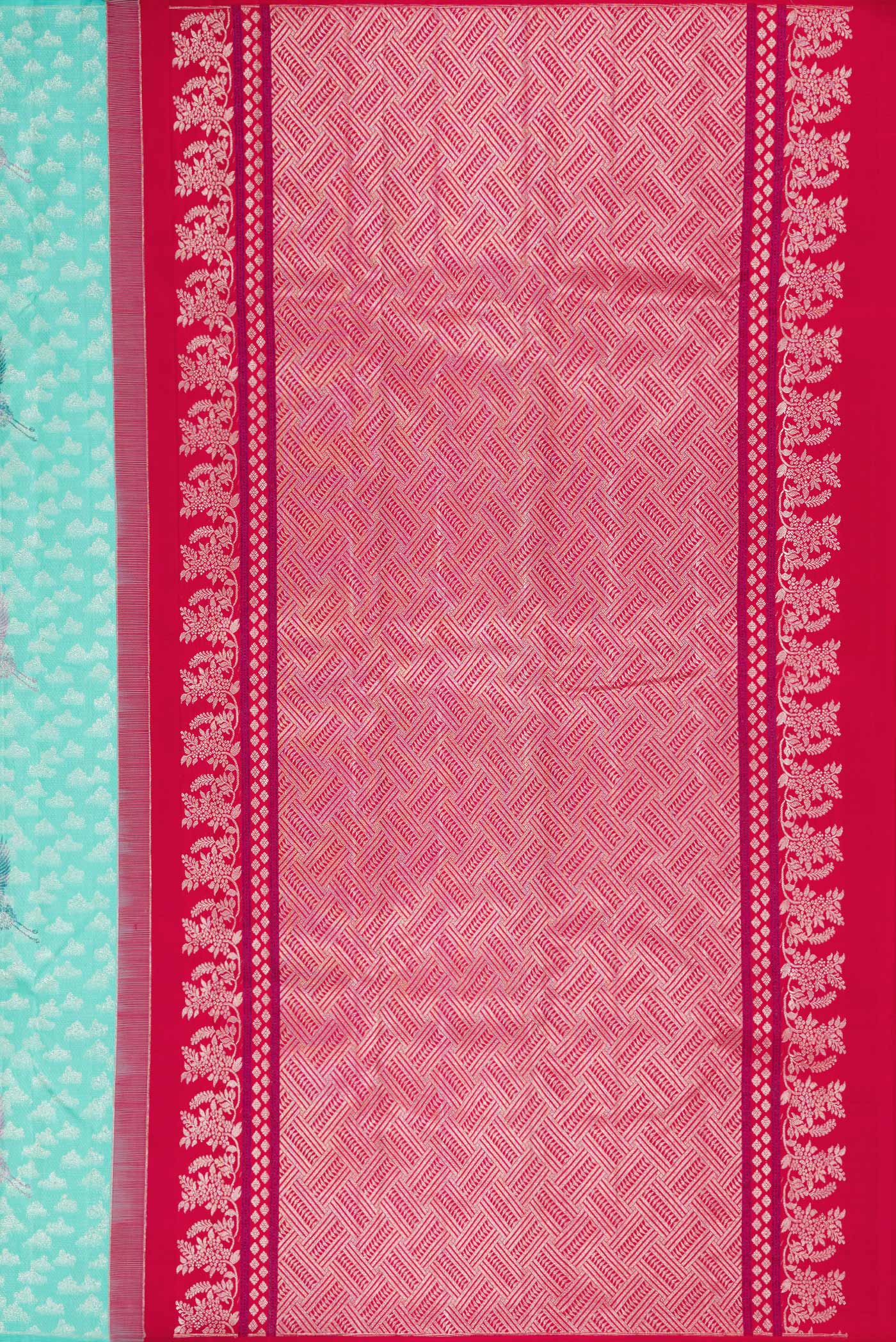Close up image of the pallu of Sky Blue Dual Tone Kanchipuram Silk Saree with Zari Brocade on the body and Without Border. 