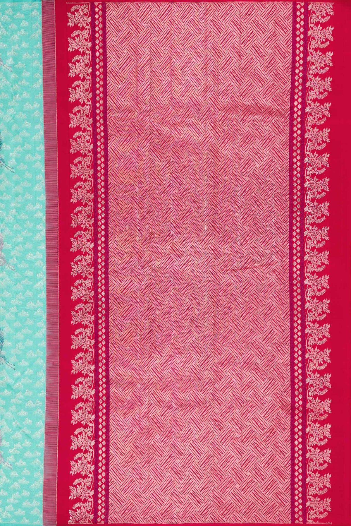 Close up image of the pallu of Sky Blue Dual Tone Kanchipuram Silk Saree with Zari Brocade on the body and Without Border. 