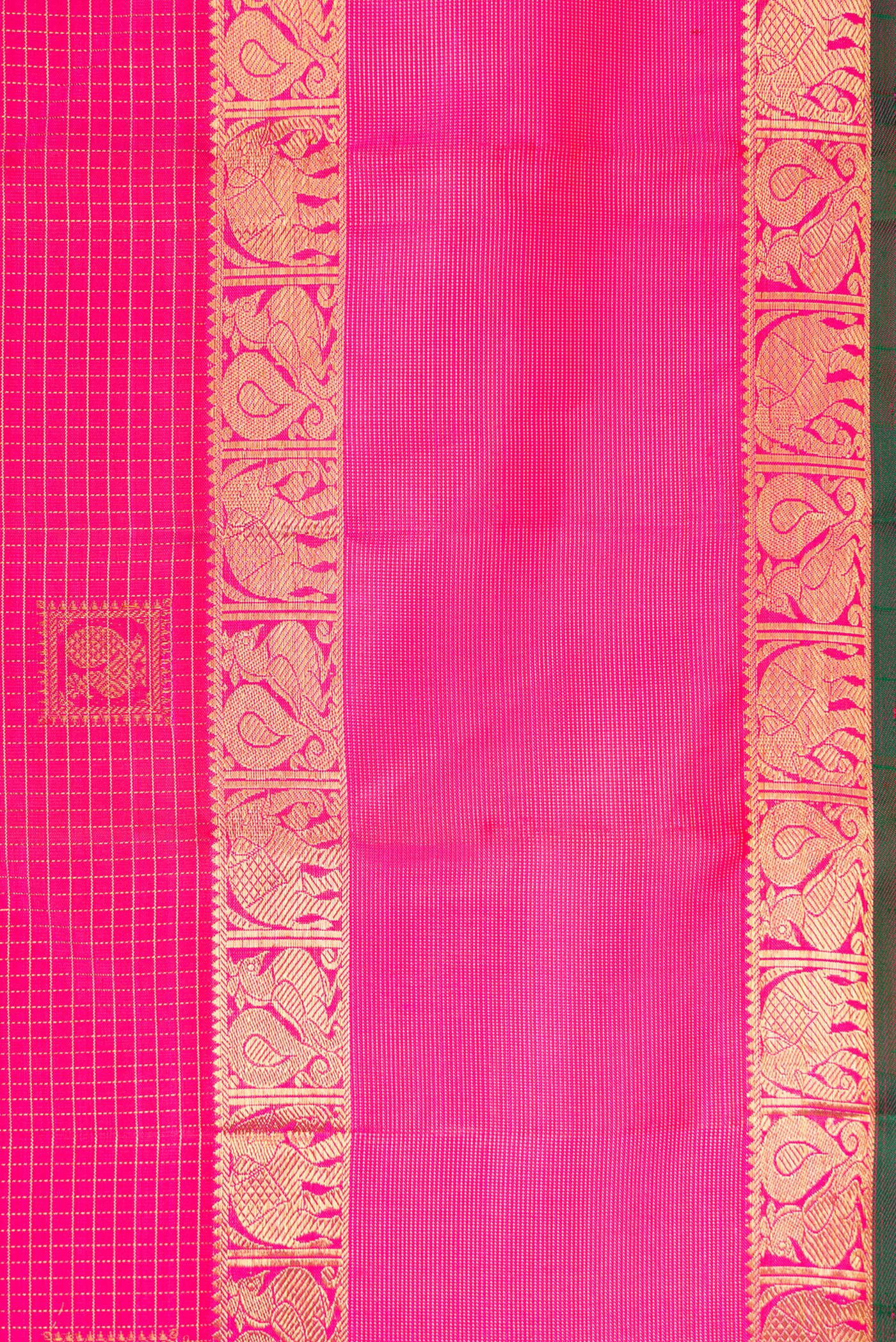 Border image of Pink Dual Tone Kanchipuram Silk Saree with Checked design on the body and Zari Border. 