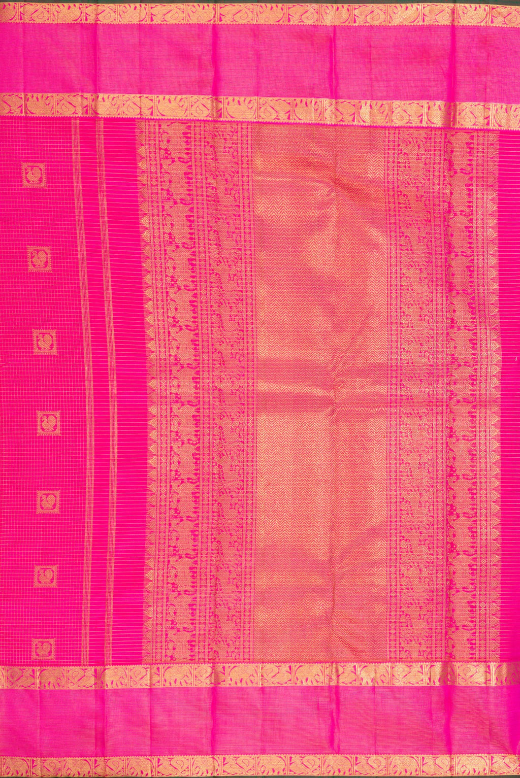 Close up image of the pallu of Pink Dual Tone Kanchipuram Silk Saree with Checked design on the body and Zari Border. 